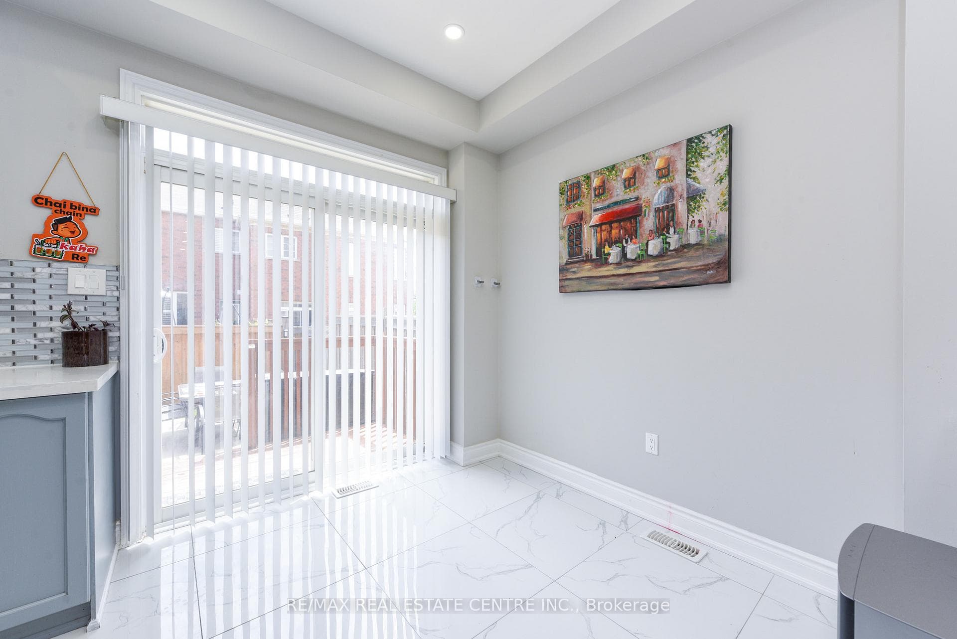 682 Megson Terrace photo 15