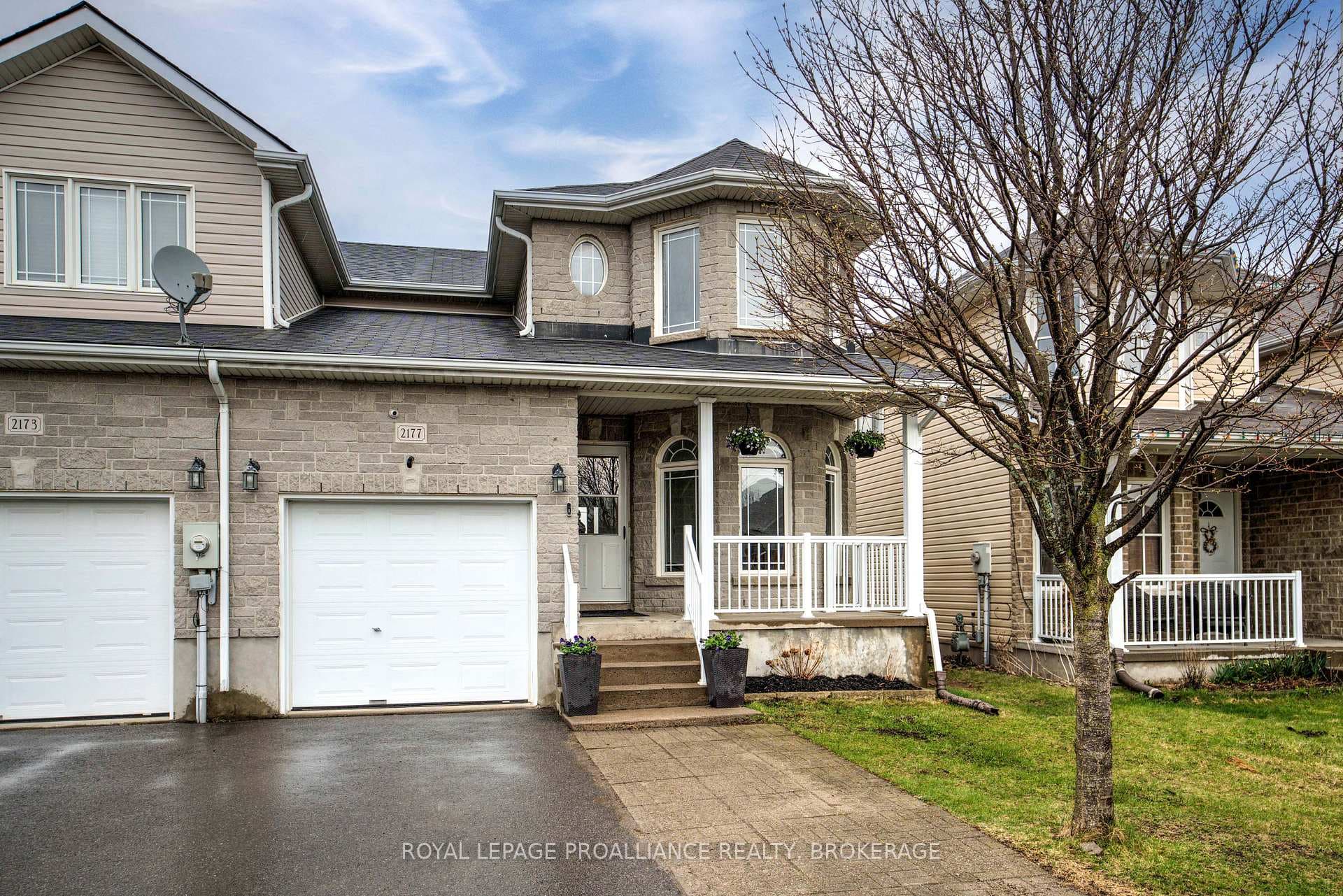 2177 Swanfield Street photo 1