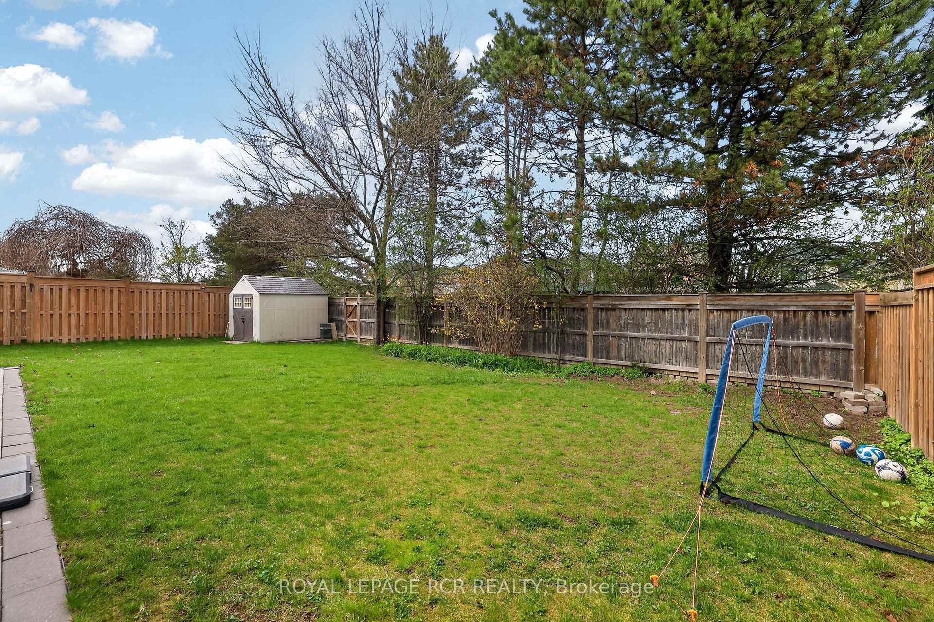 35 Mccabe Crescent photo 40