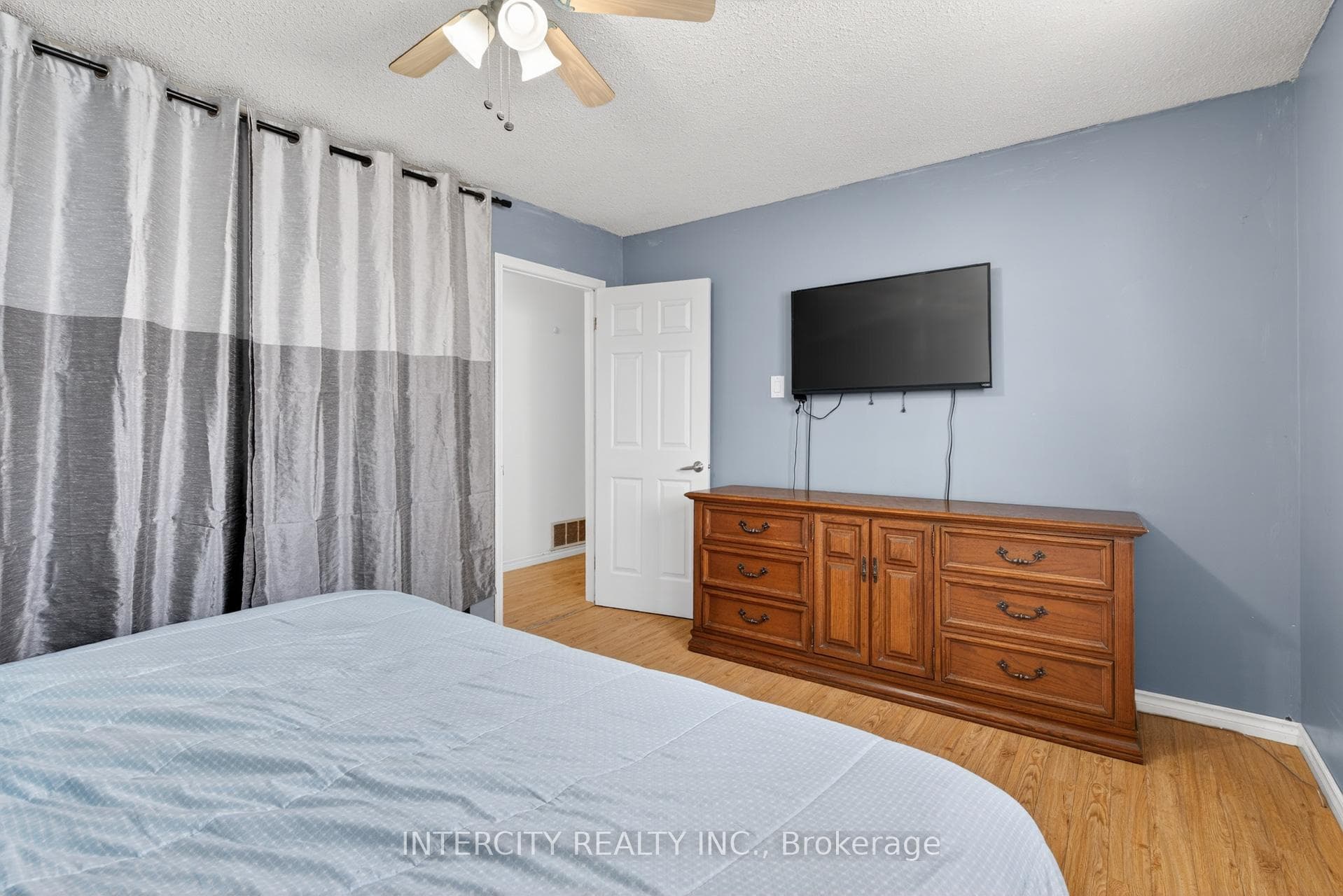57 Valleyview Crescent photo 14