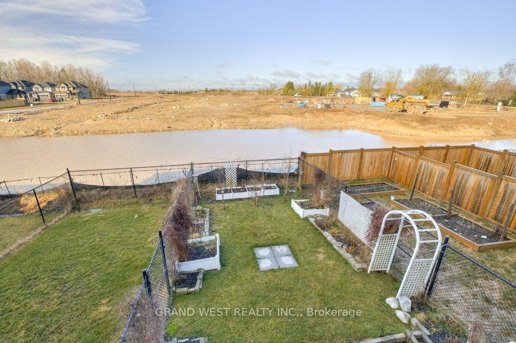 24 Taylor Drive photo 37