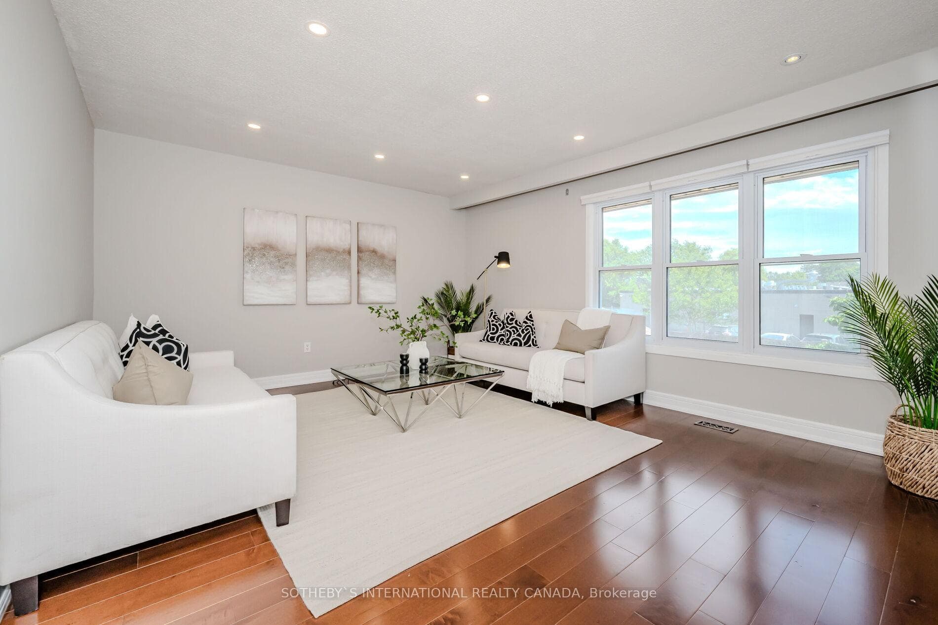 30 Heslop Road Unit 25 photo 11