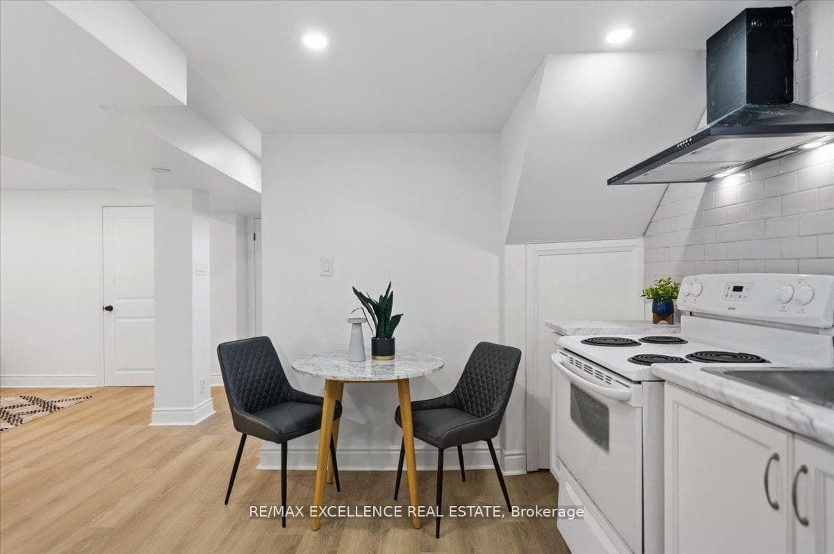 627 Upper Sherman Avenue photo 15