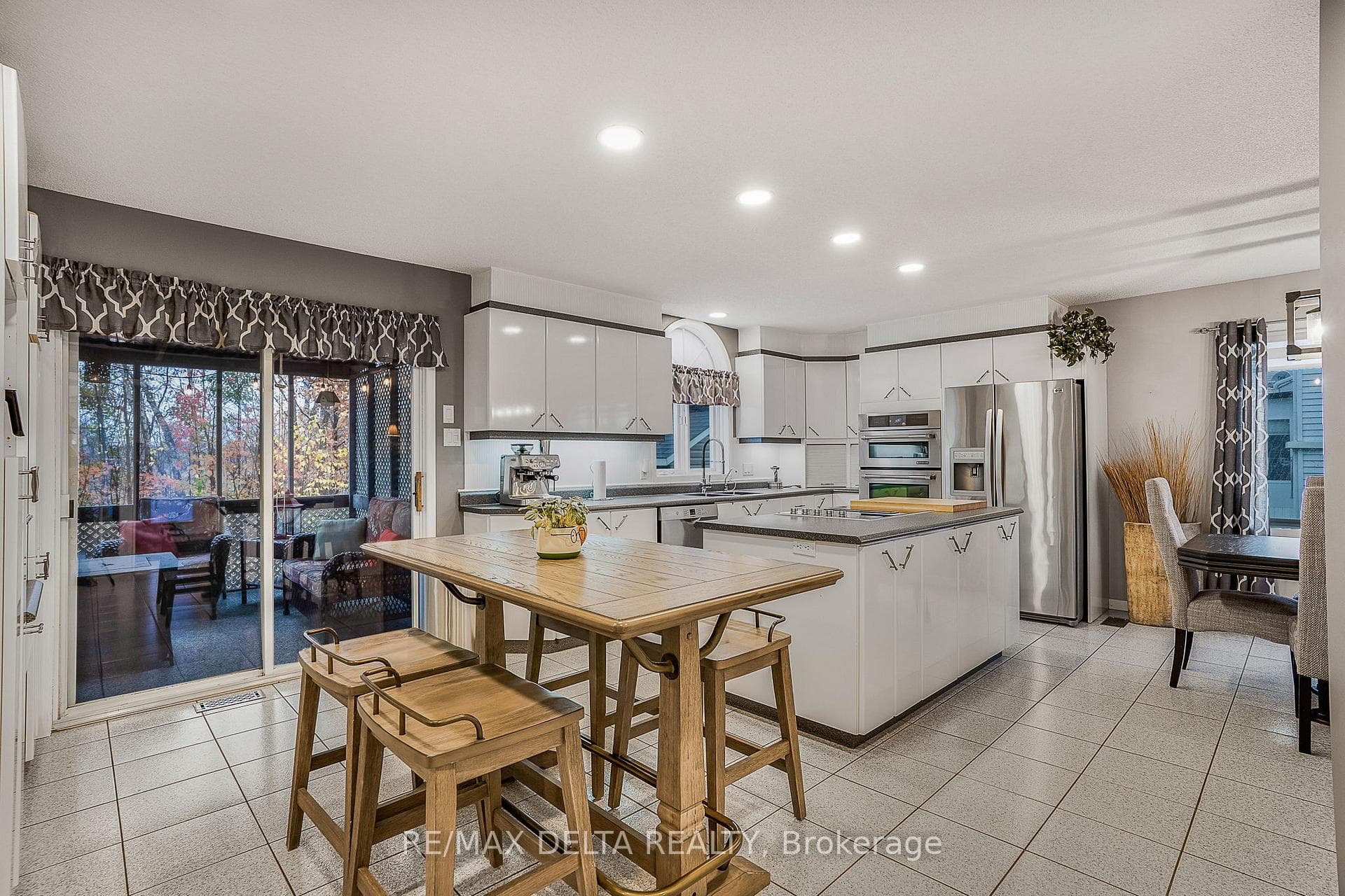 95 Lalande Crescent photo 16