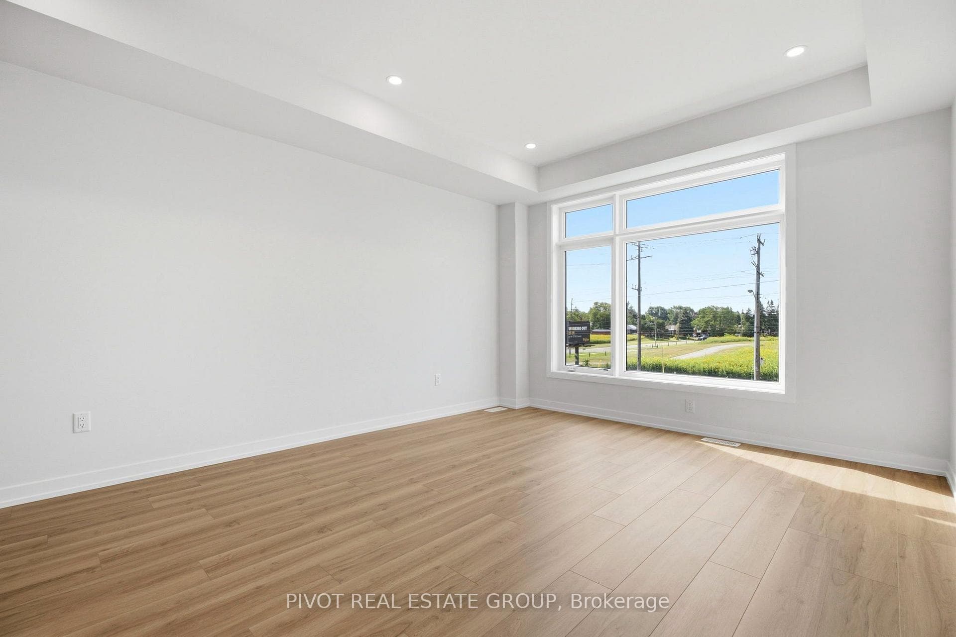 2752 Lawrence Avenue photo 13