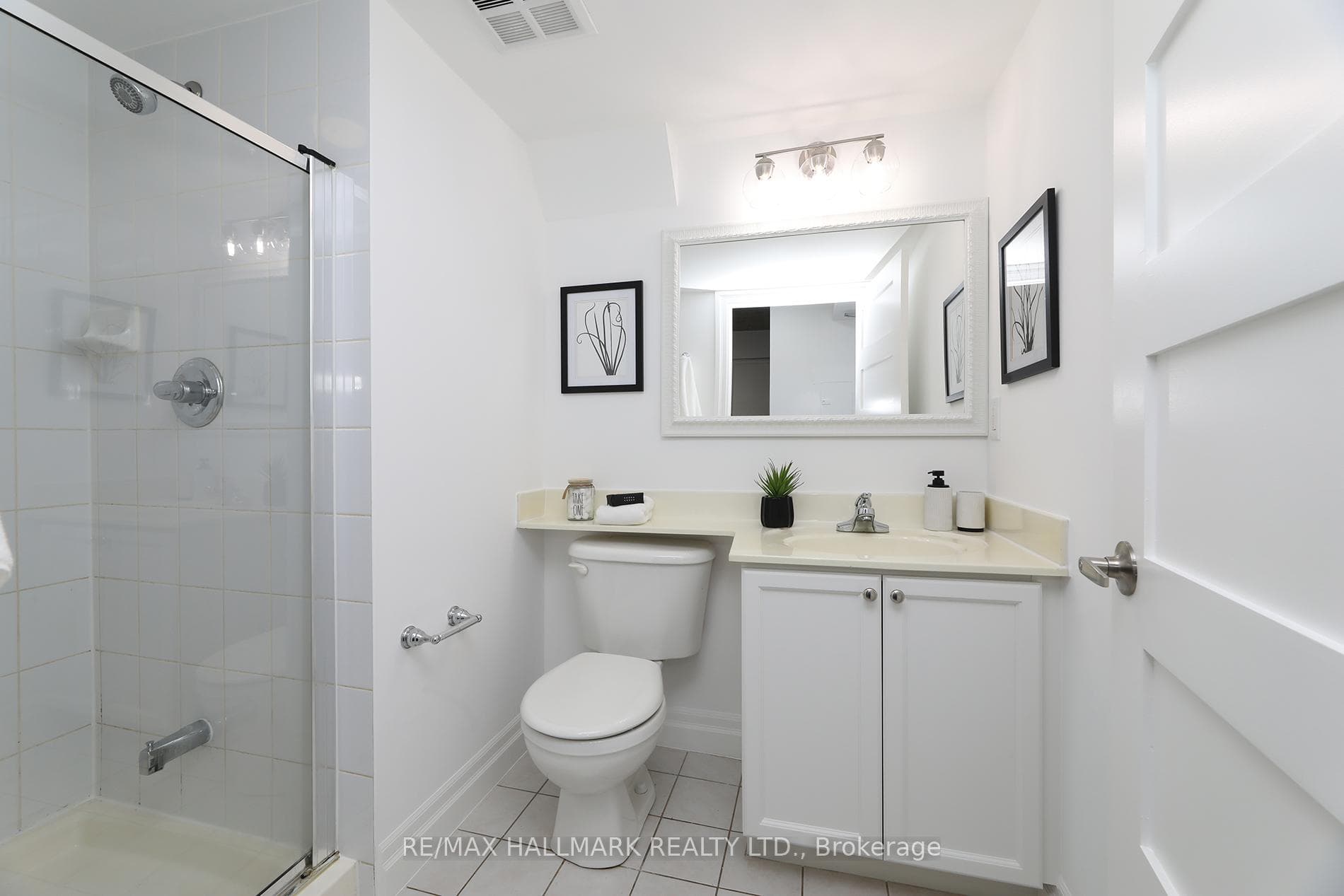 1029 King Street Unit 818 photo 10