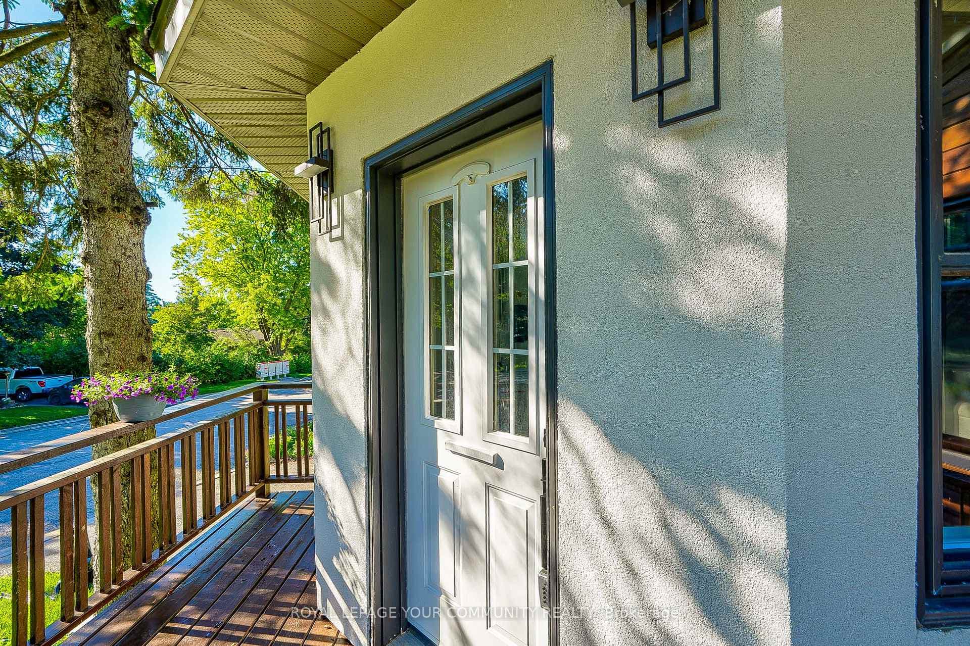 60 Hillview Drive photo 27
