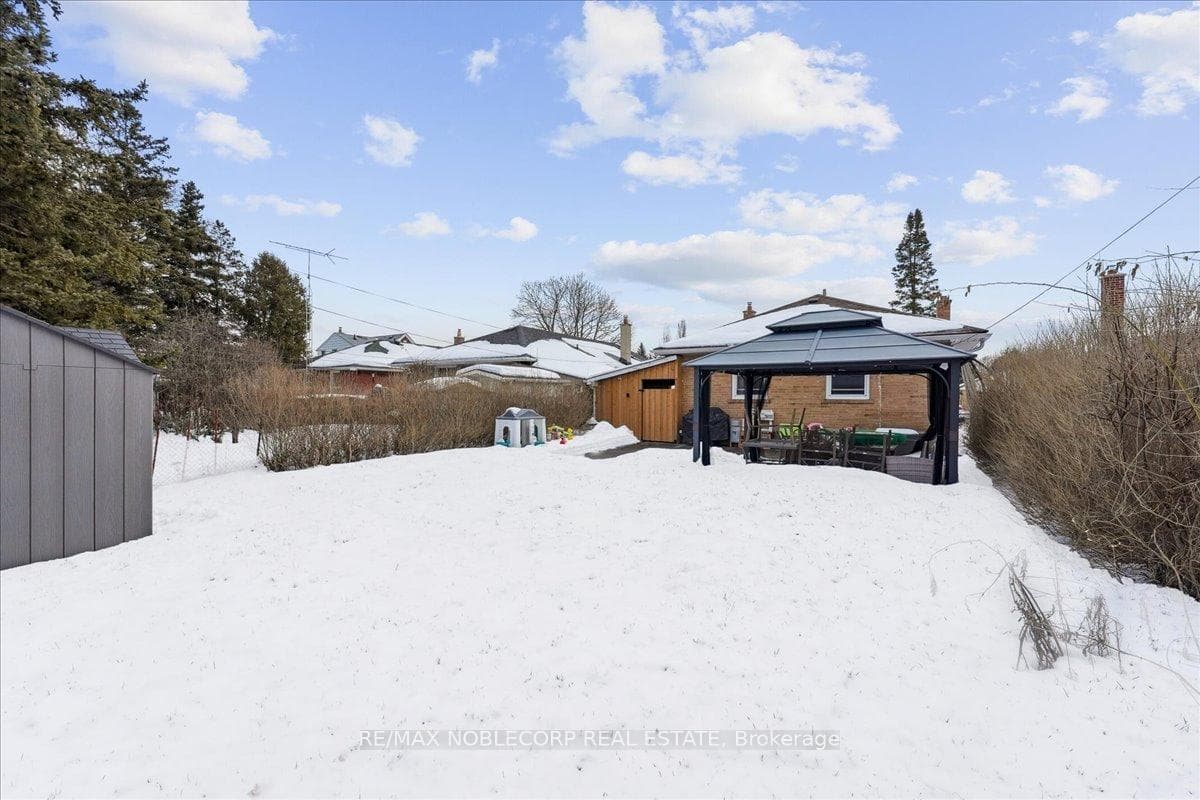 72 Christina Crescent photo 49