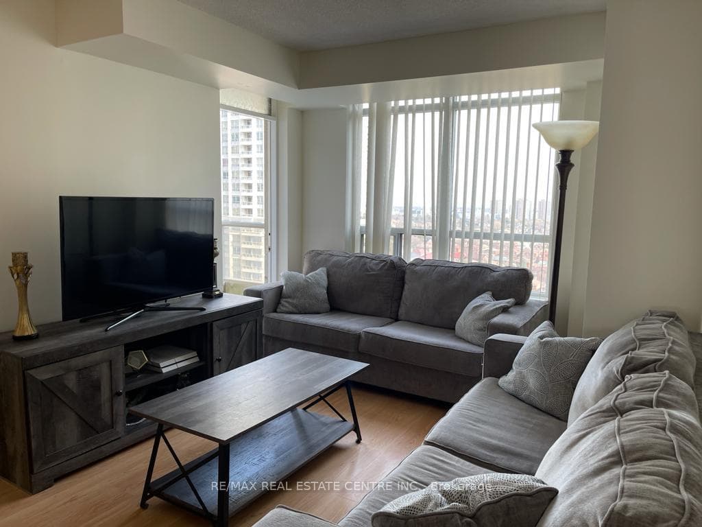 310 Burnhamthorpe Road Unit 1406 photo 10