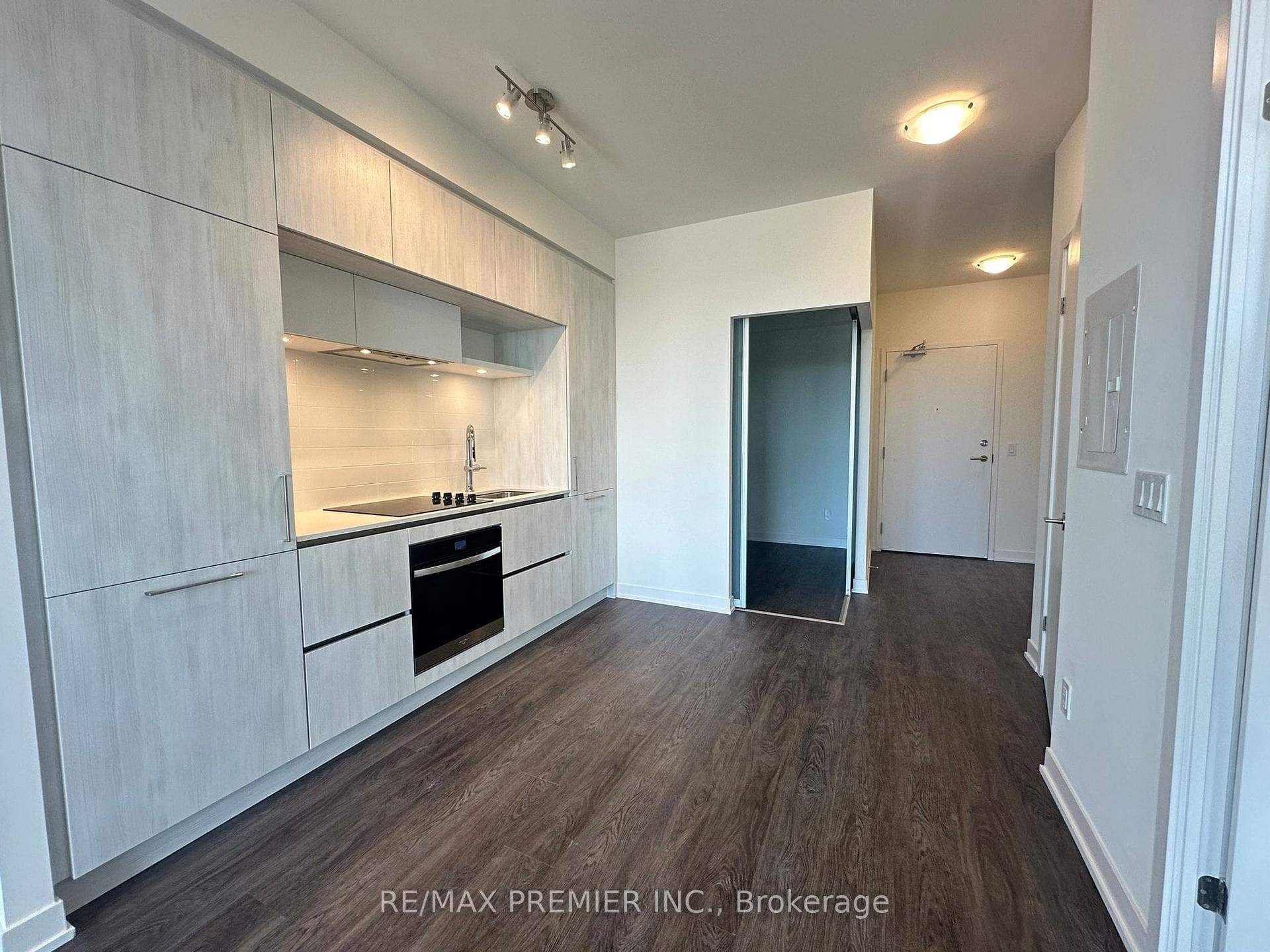 2 David Eyer Road Unit 823 photo 6