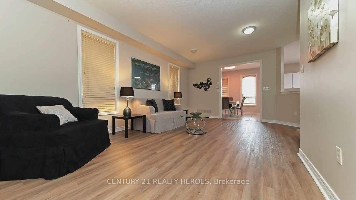 81 Ashdale Road photo 10