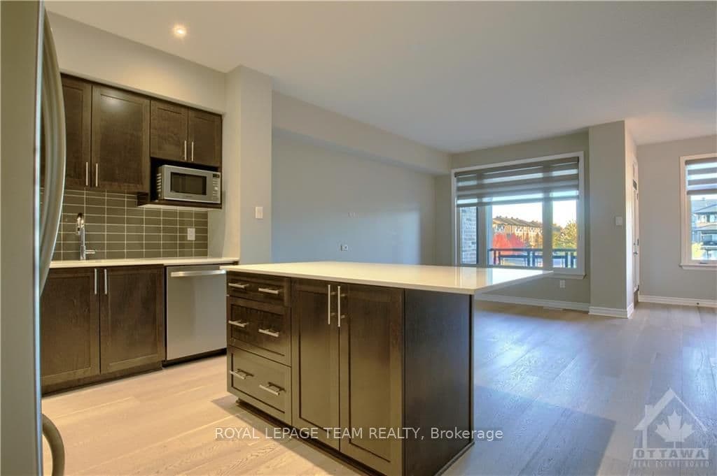220 LEATHER LEAF Terrace photo 7