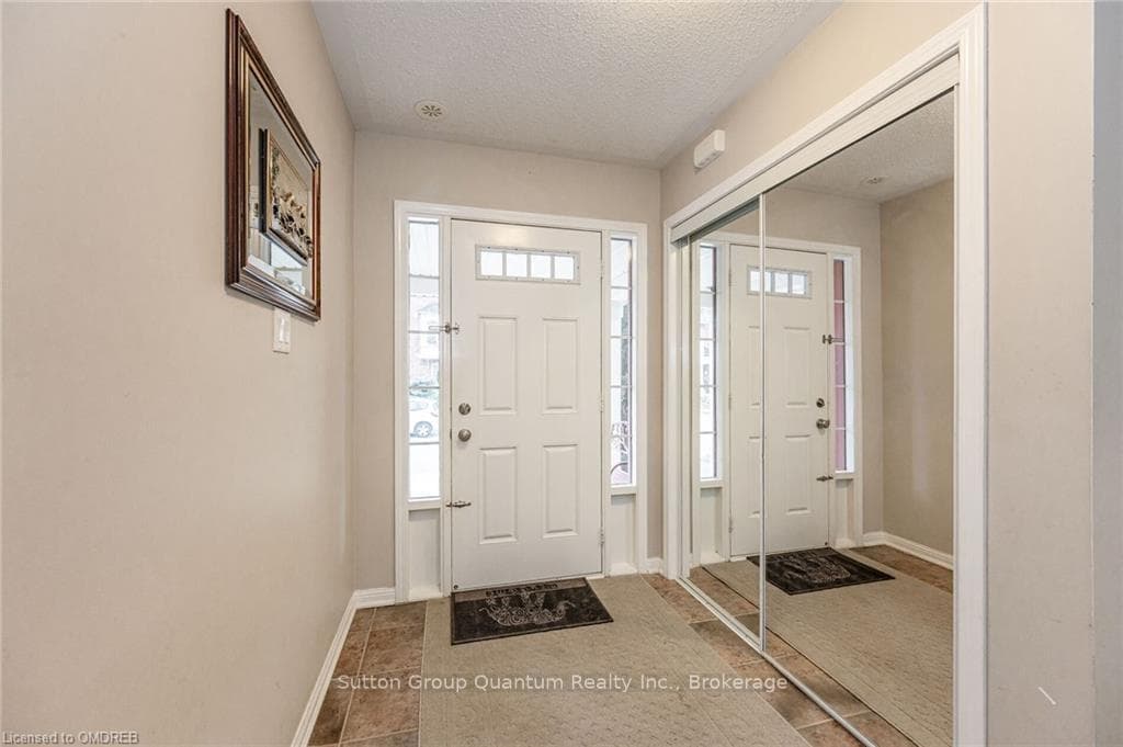 816 FOWLES Court photo 4