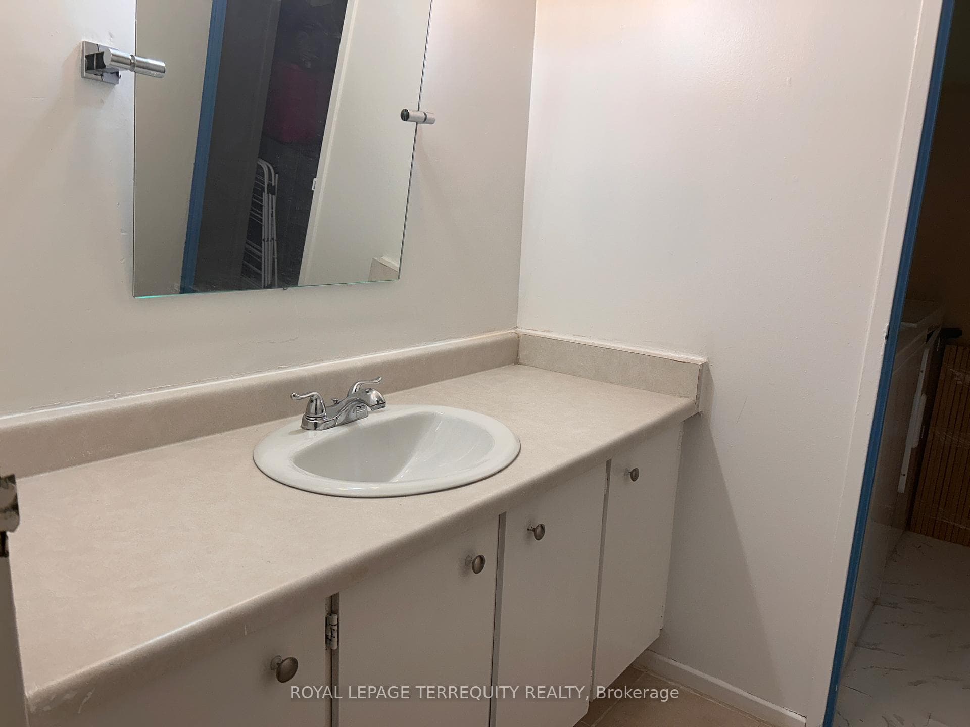 100 Mornelle Court Unit 1070 photo 6