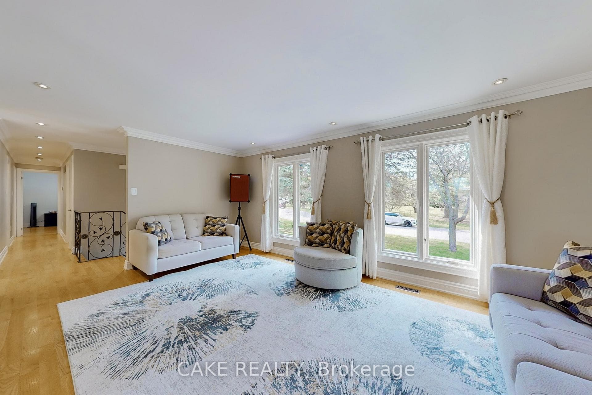 73 Moore Park Drive photo 5