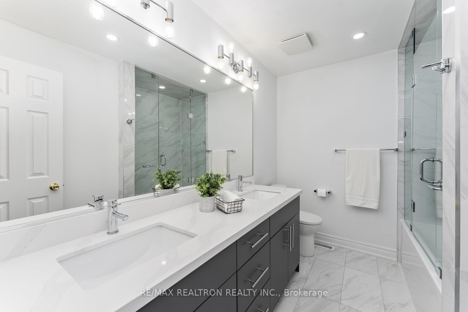 5378 Tree Crest Court photo 31