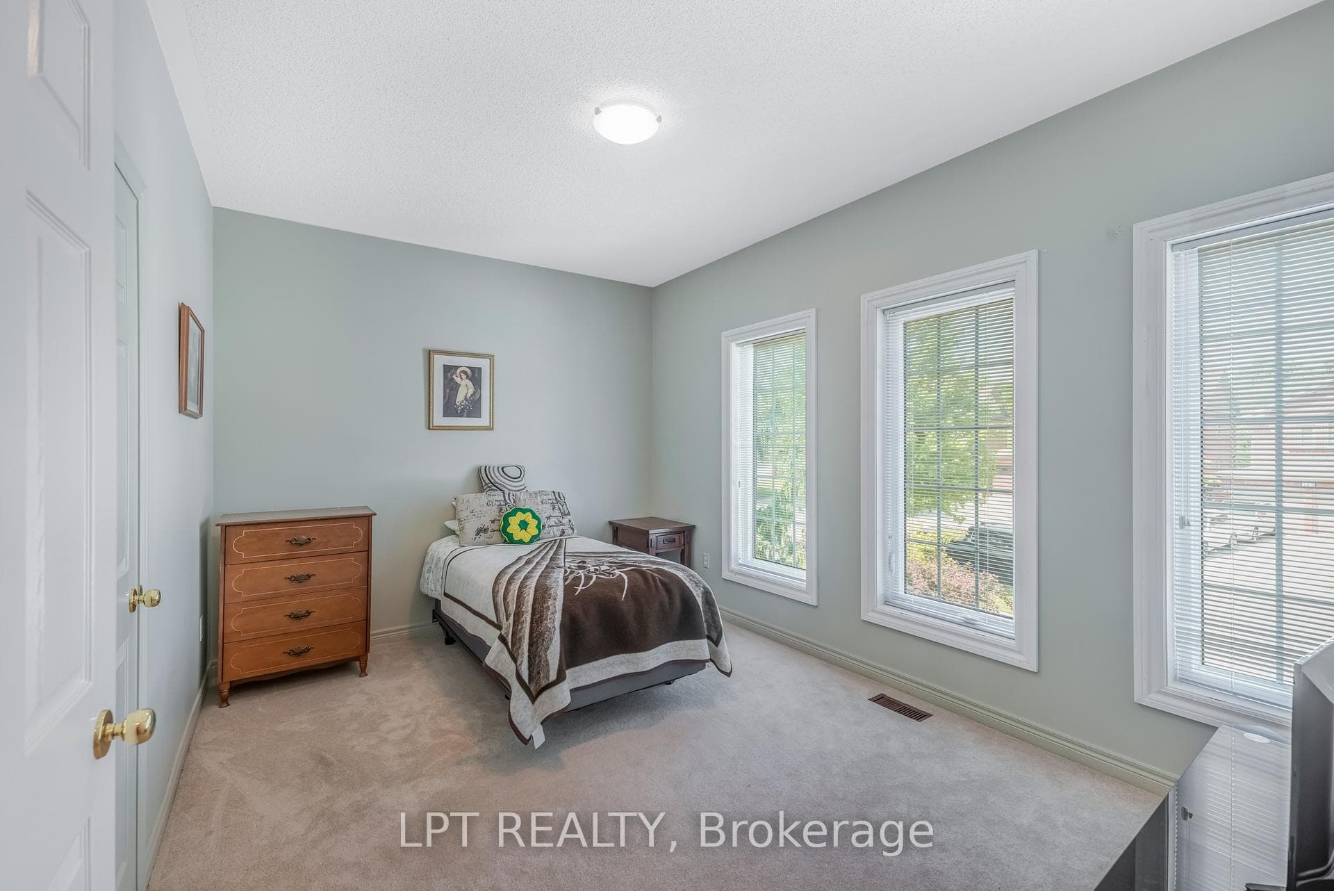 161 Deerglen Terrace photo 25