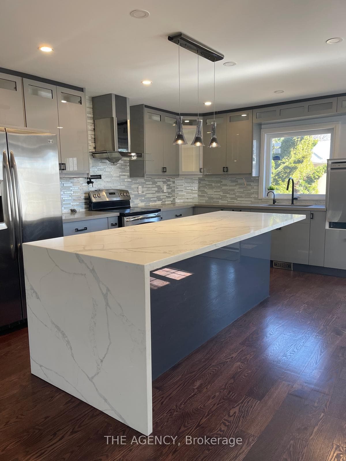 9031 Yonge Street photo 12