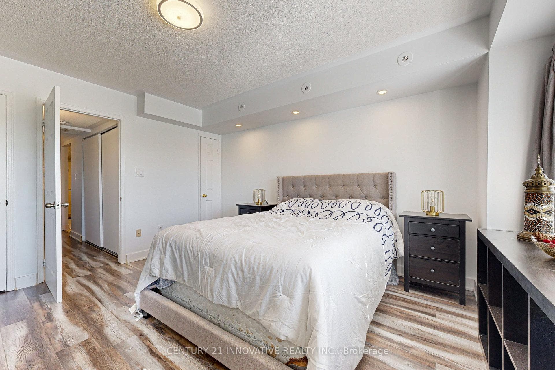 200 Mclevin Avenue Unit 6 photo 18