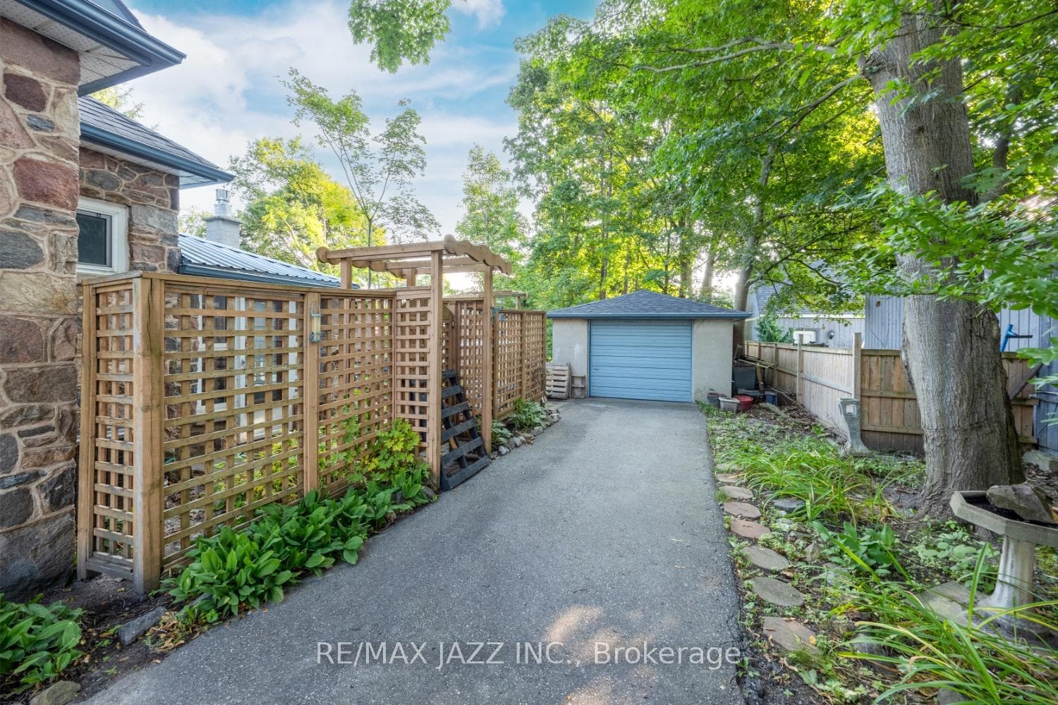 59 Harmony Road photo 24
