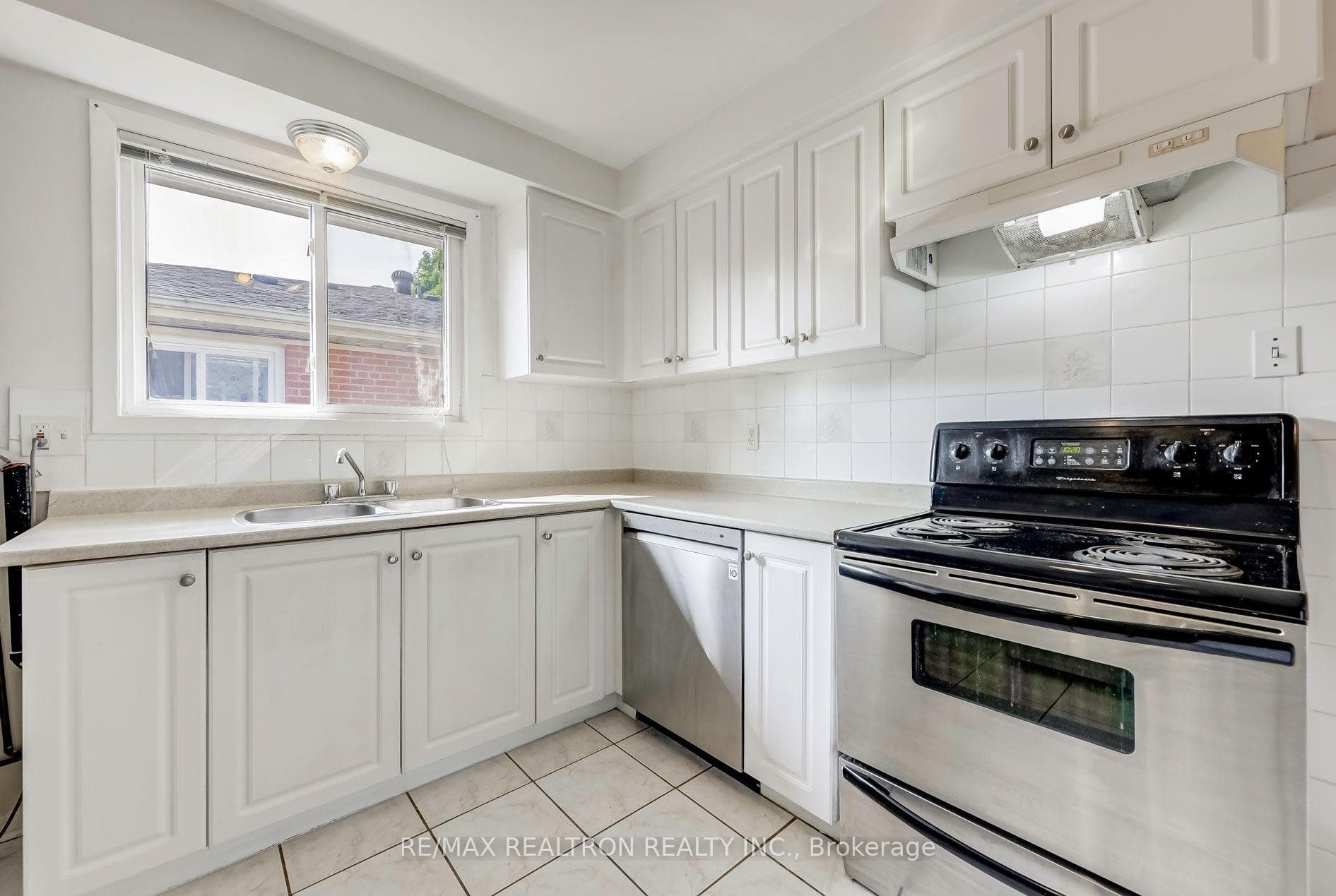 152 Pineway Boulevard photo 20
