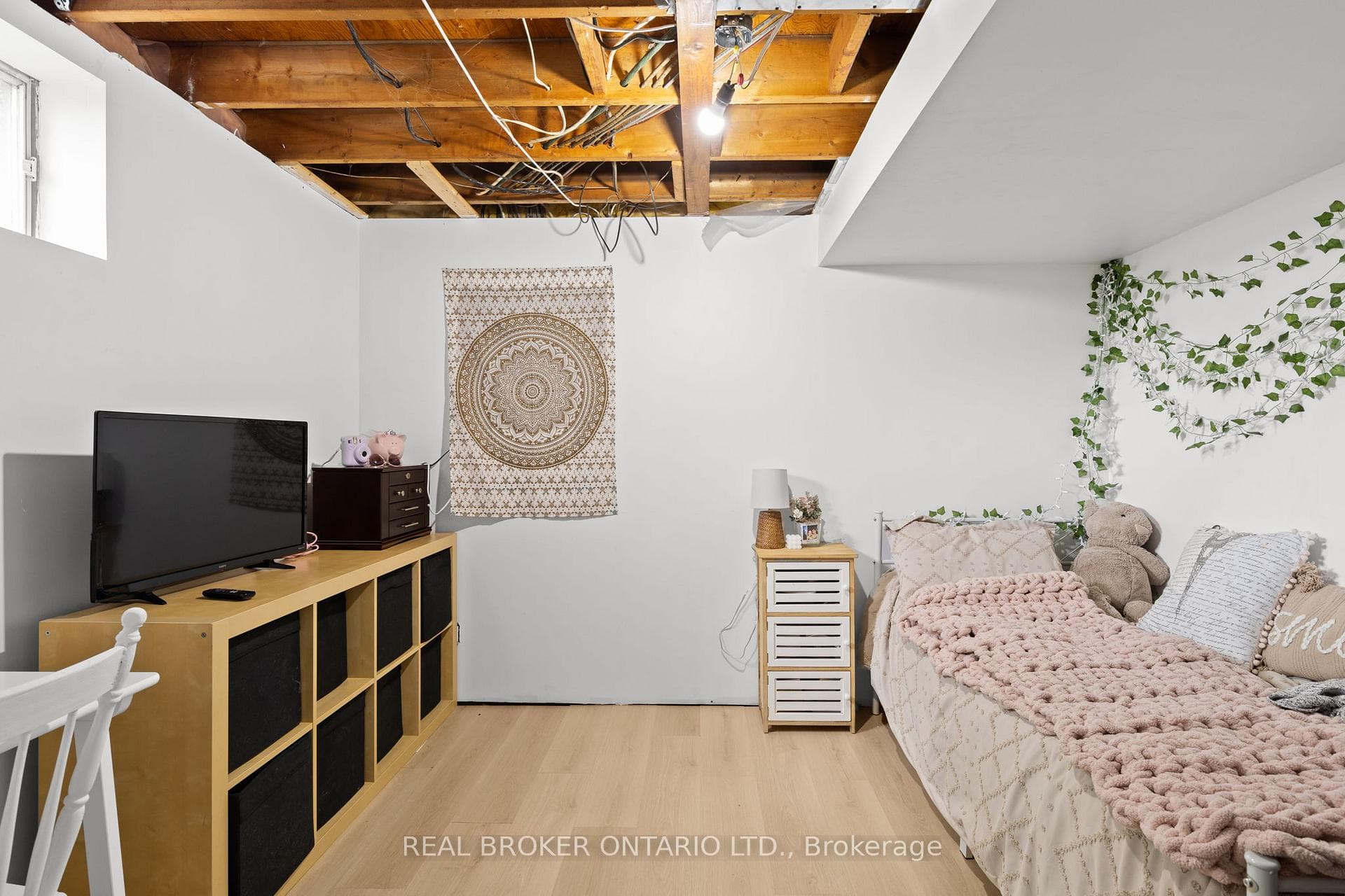 5 Wilshier Boulevard photo 34