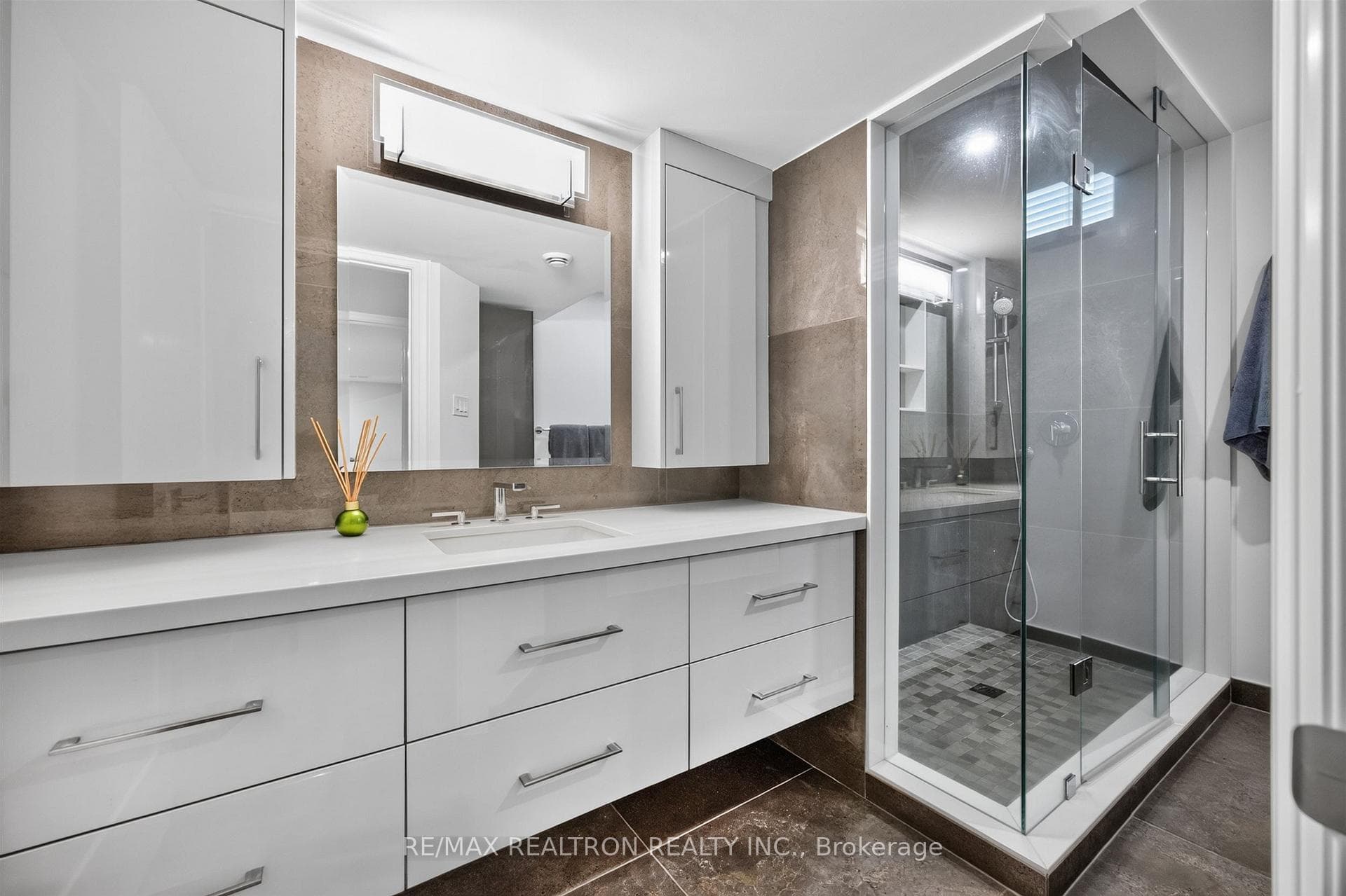 7 Maplehyrn Avenue photo 41