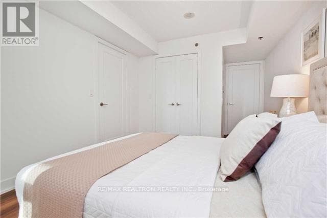 318 Richmond Street Unit 810 photo 11