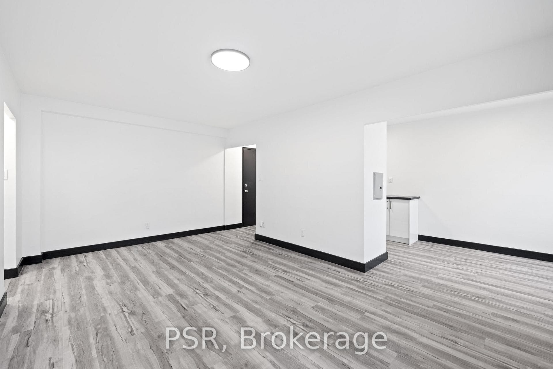 600 Eglinton Avenue Unit 209 photo 4