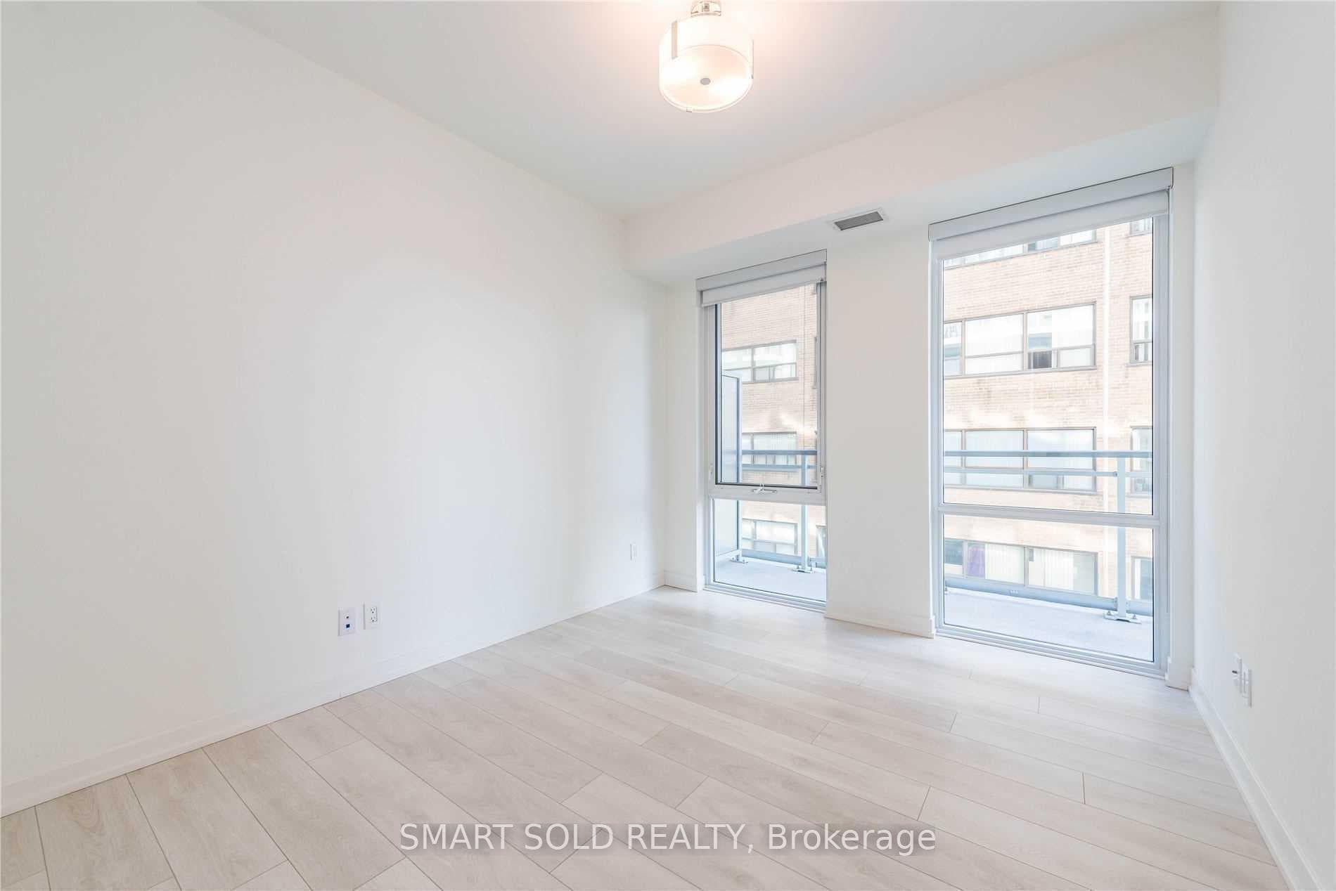 223 St Clair Avenue Unit 516 photo 5