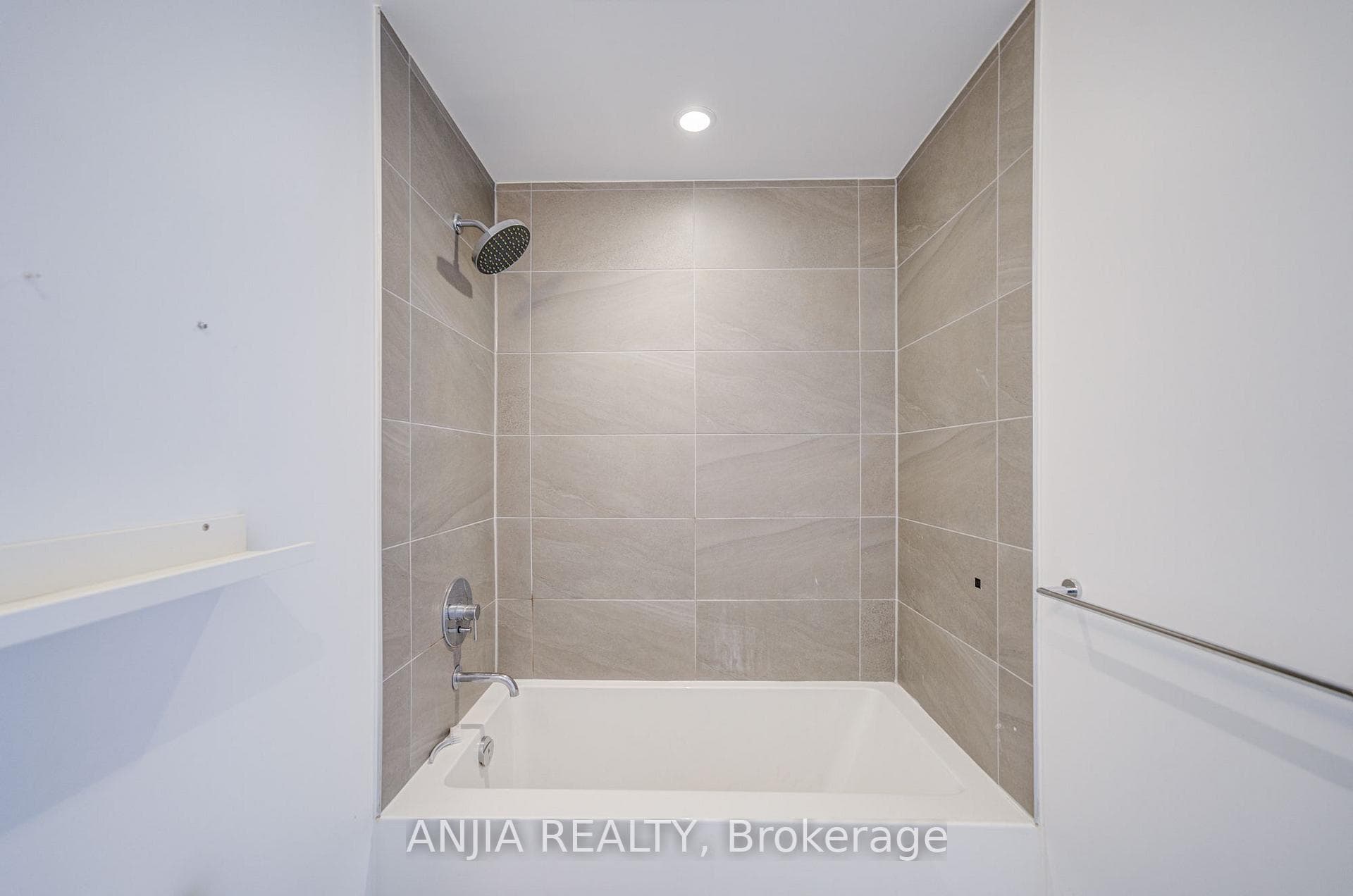 5 Buttermill Avenue Unit 6102 photo 28