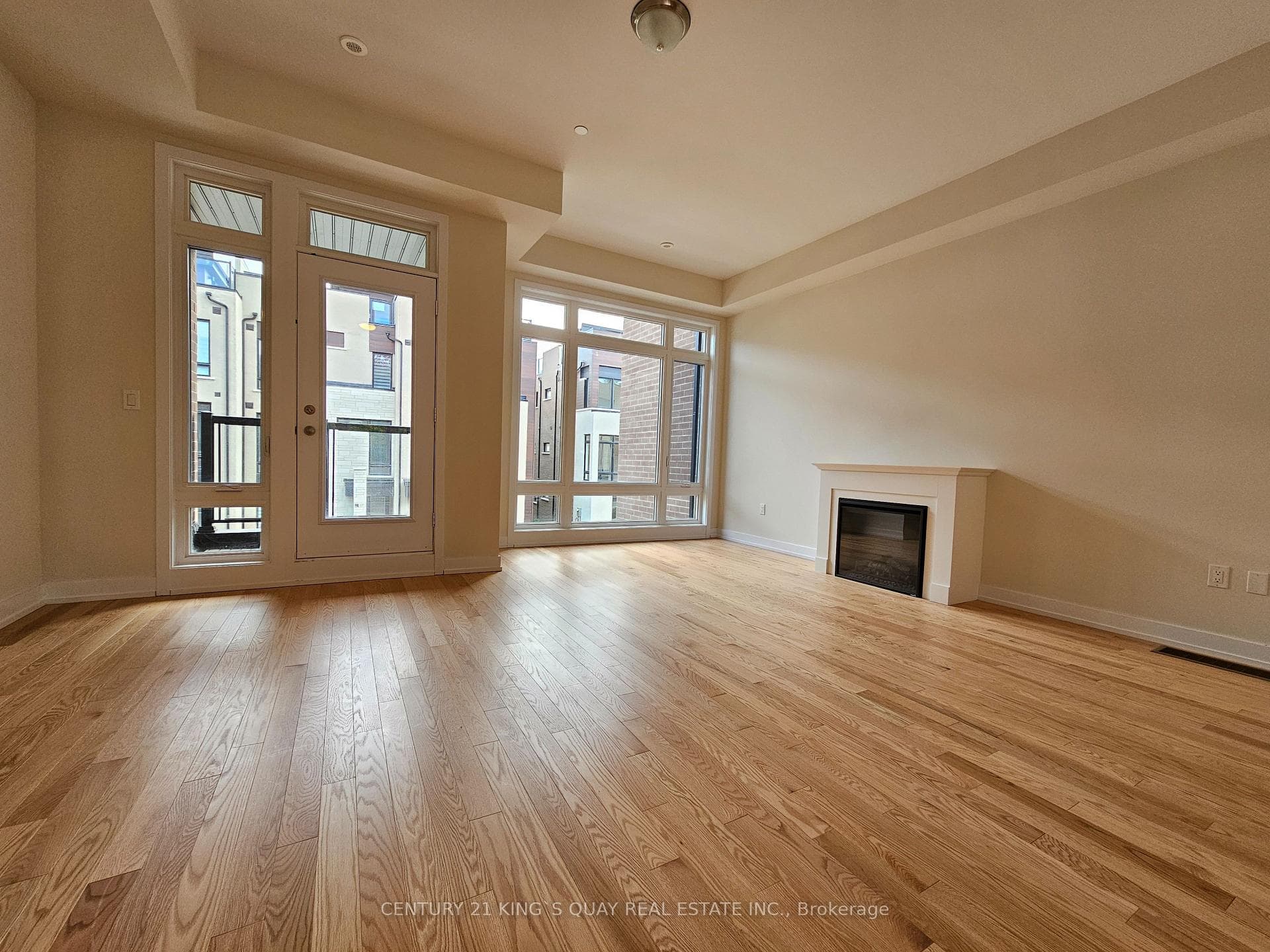 118 Credit Lane photo 3