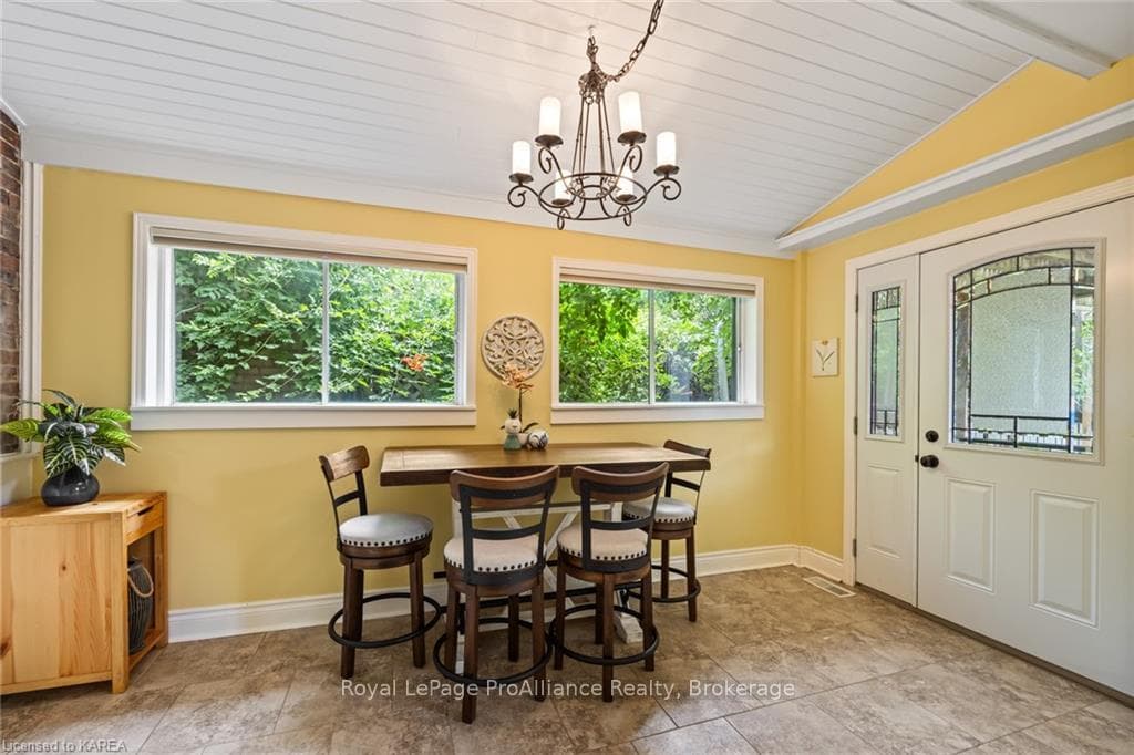46 ORDNANCE Street photo 23