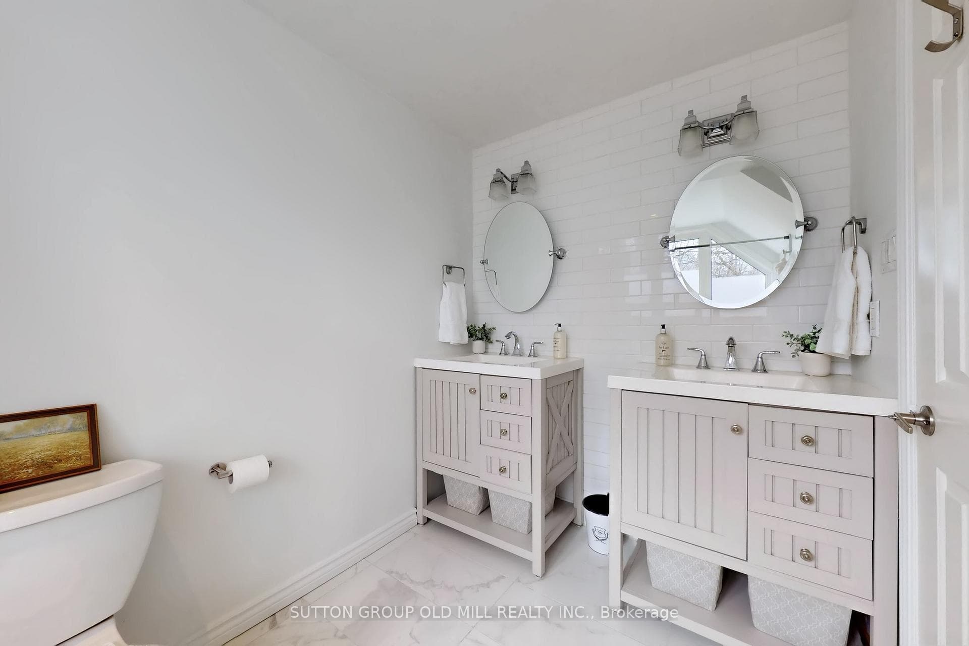 223 Berkeley Street photo 29