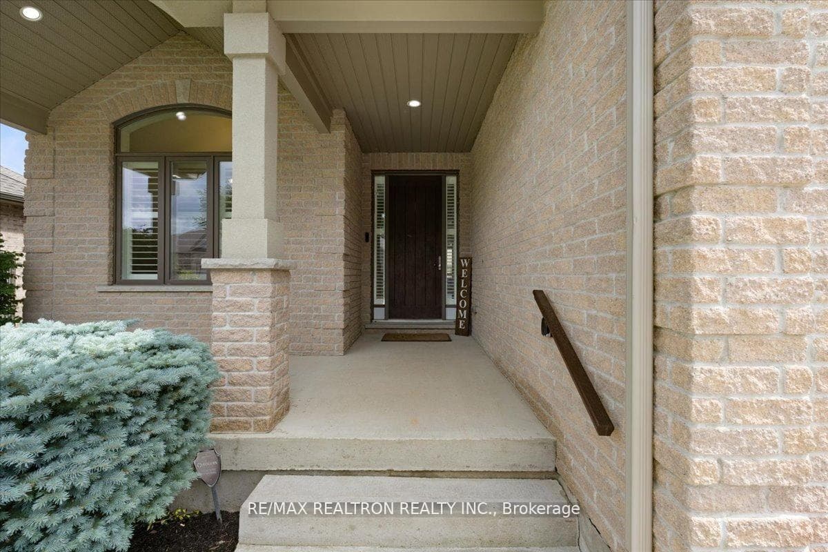 177 MARTIN Drive photo 3