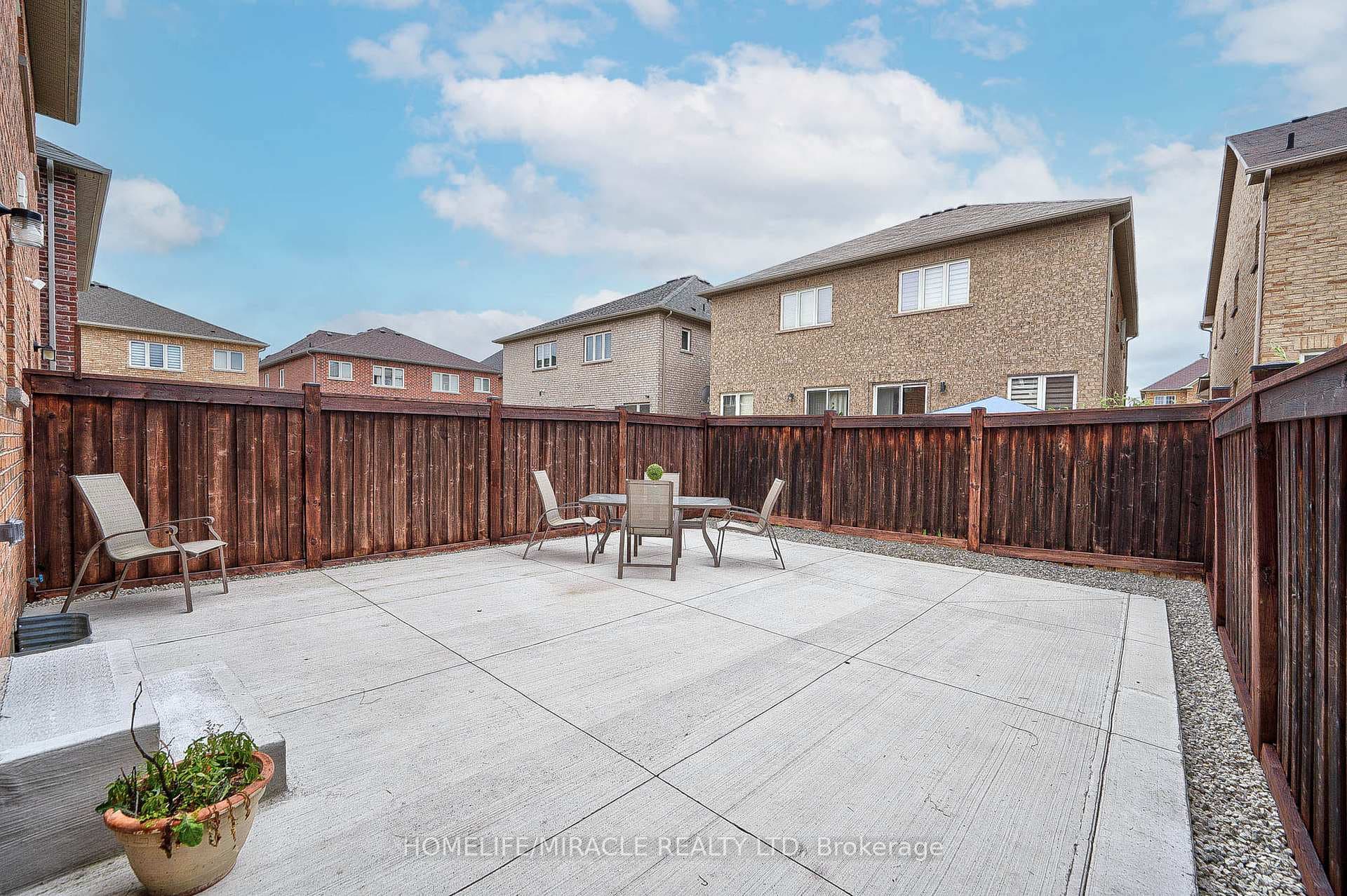 35 Crumlin Crescent photo 37