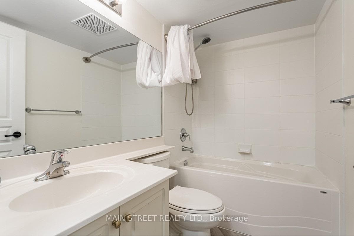 509 Beecroft Road Unit 816 photo 23