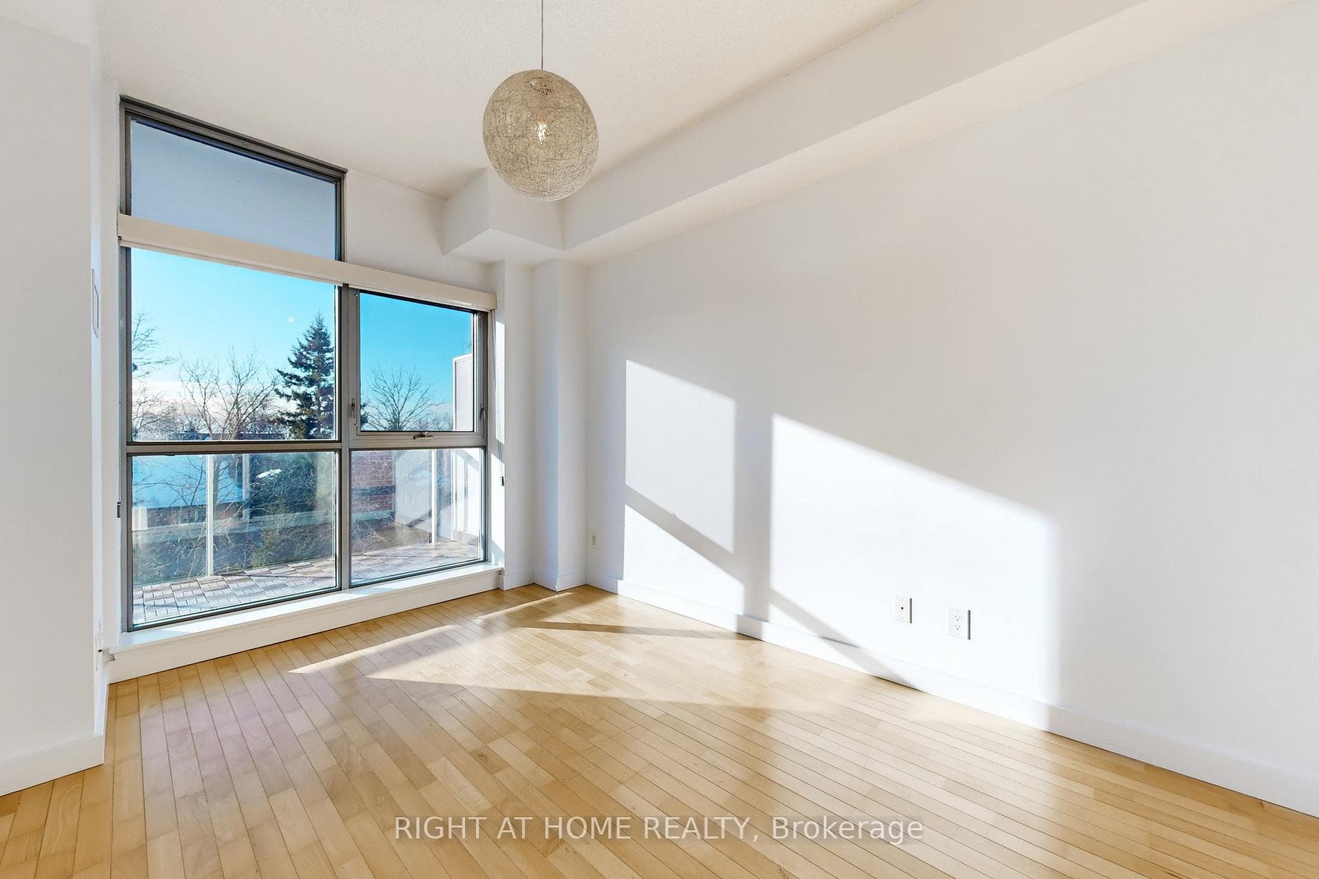 601 Kingston Road Unit 404 photo 14