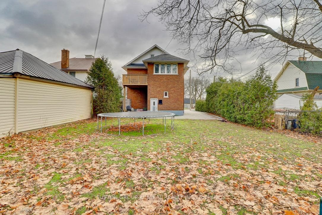 284 Richmond Street photo 25