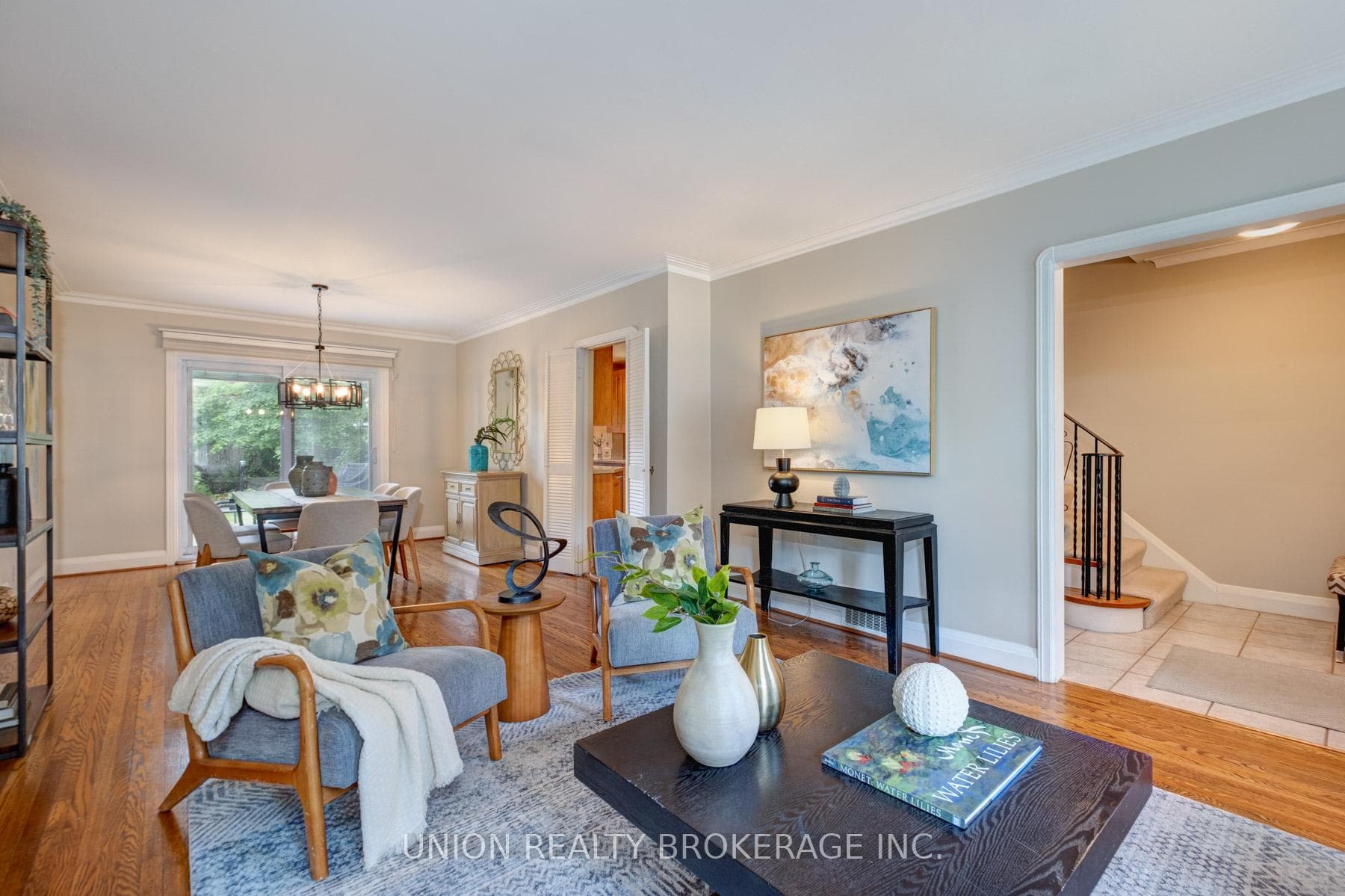 16 Fallingbrook Road photo 6