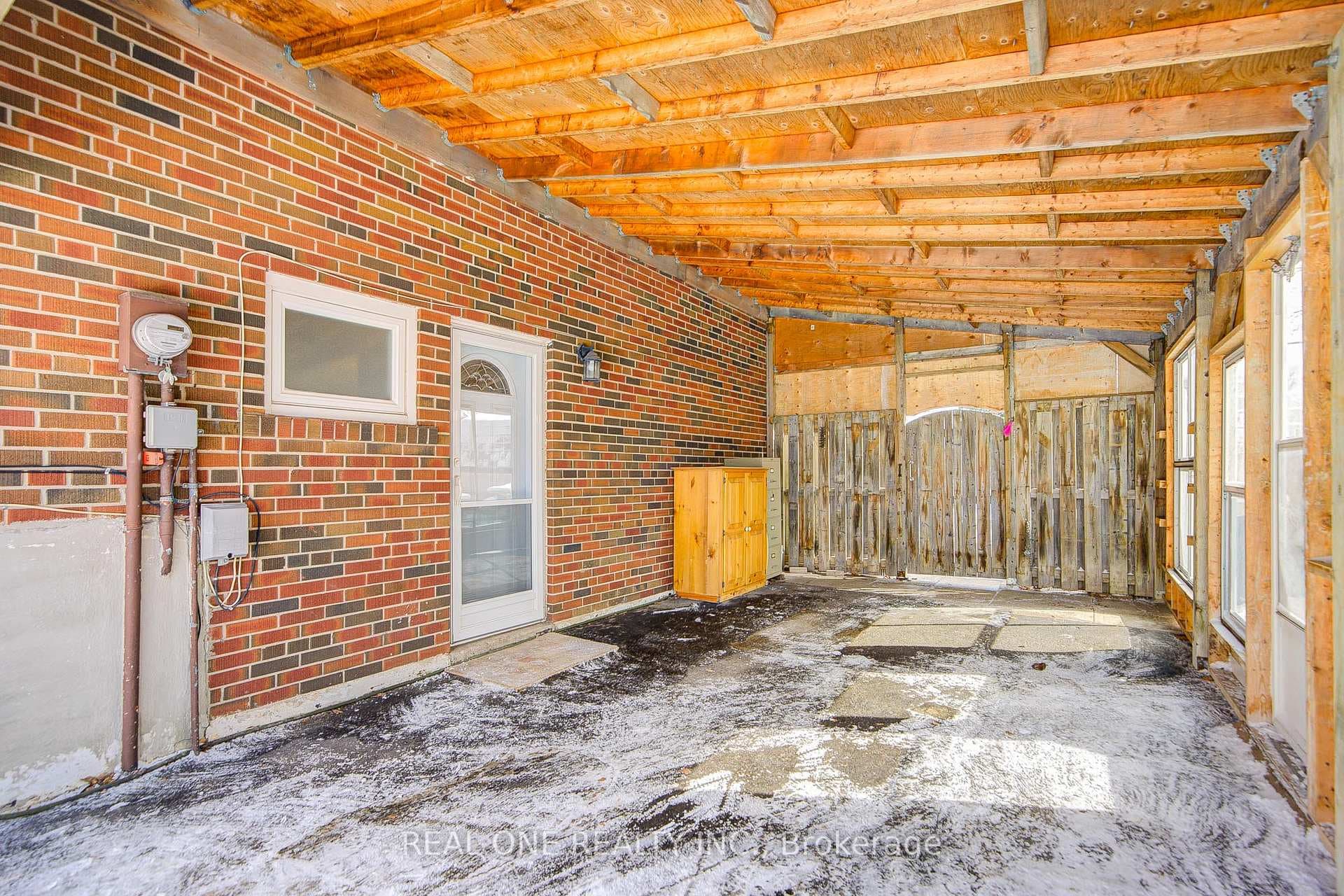 85 Clydesdale Drive photo 41