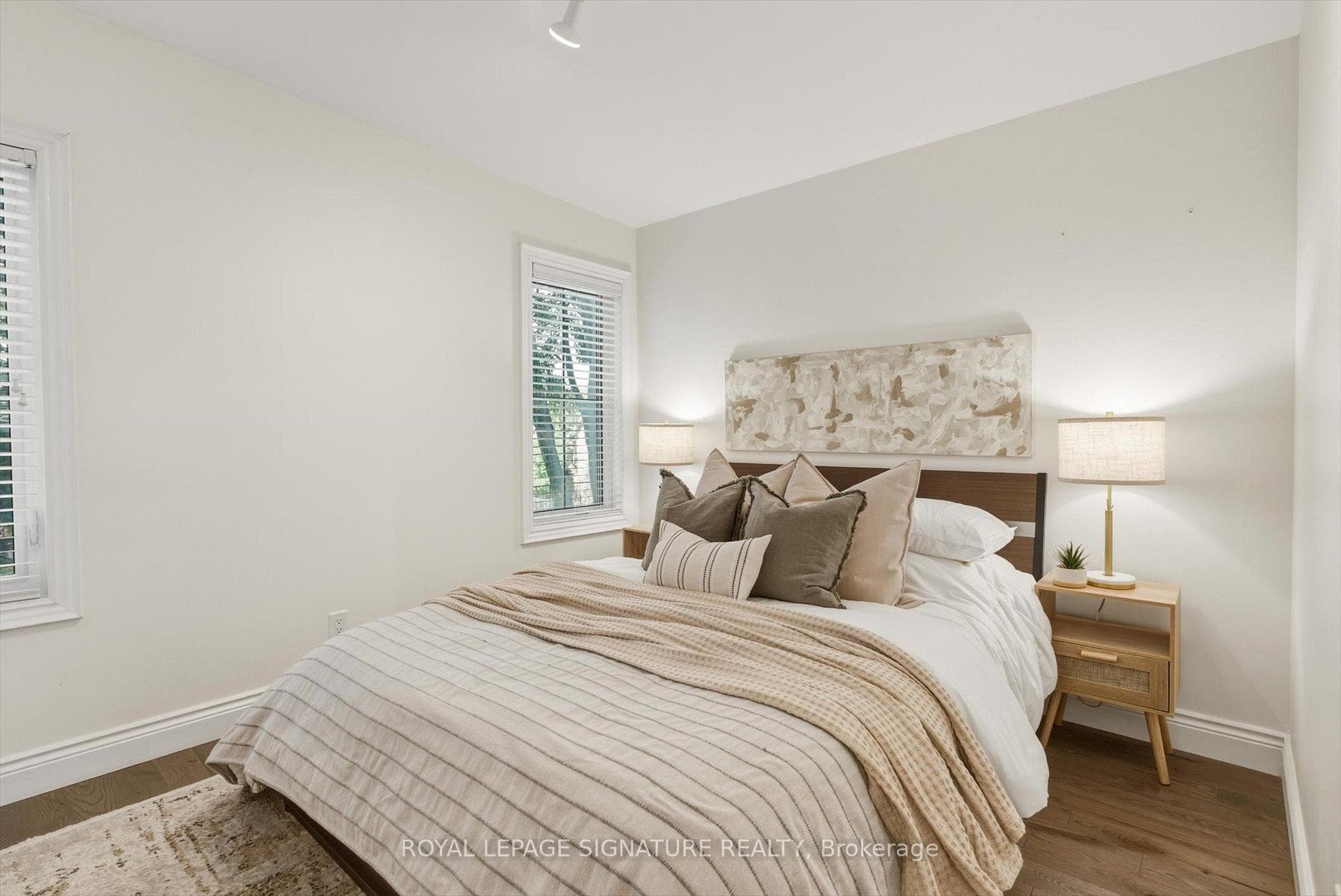 122 Holborne Avenue photo 29