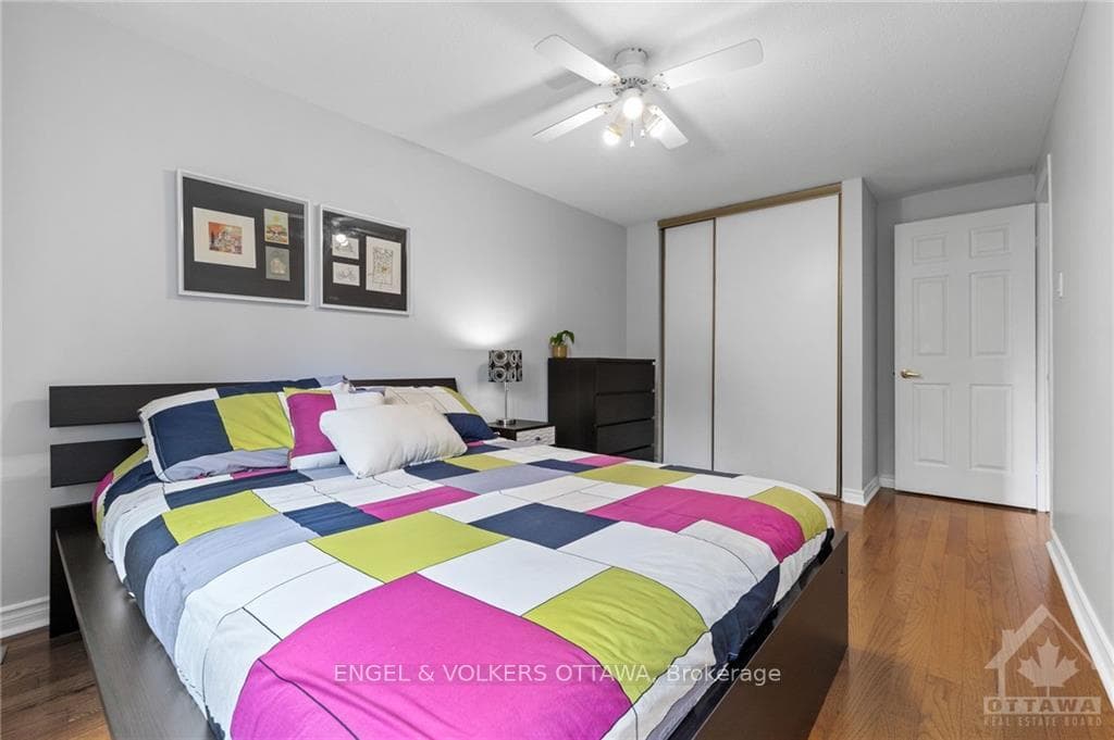 2415 SOUTHVALE Crescent Unit 2 photo 18