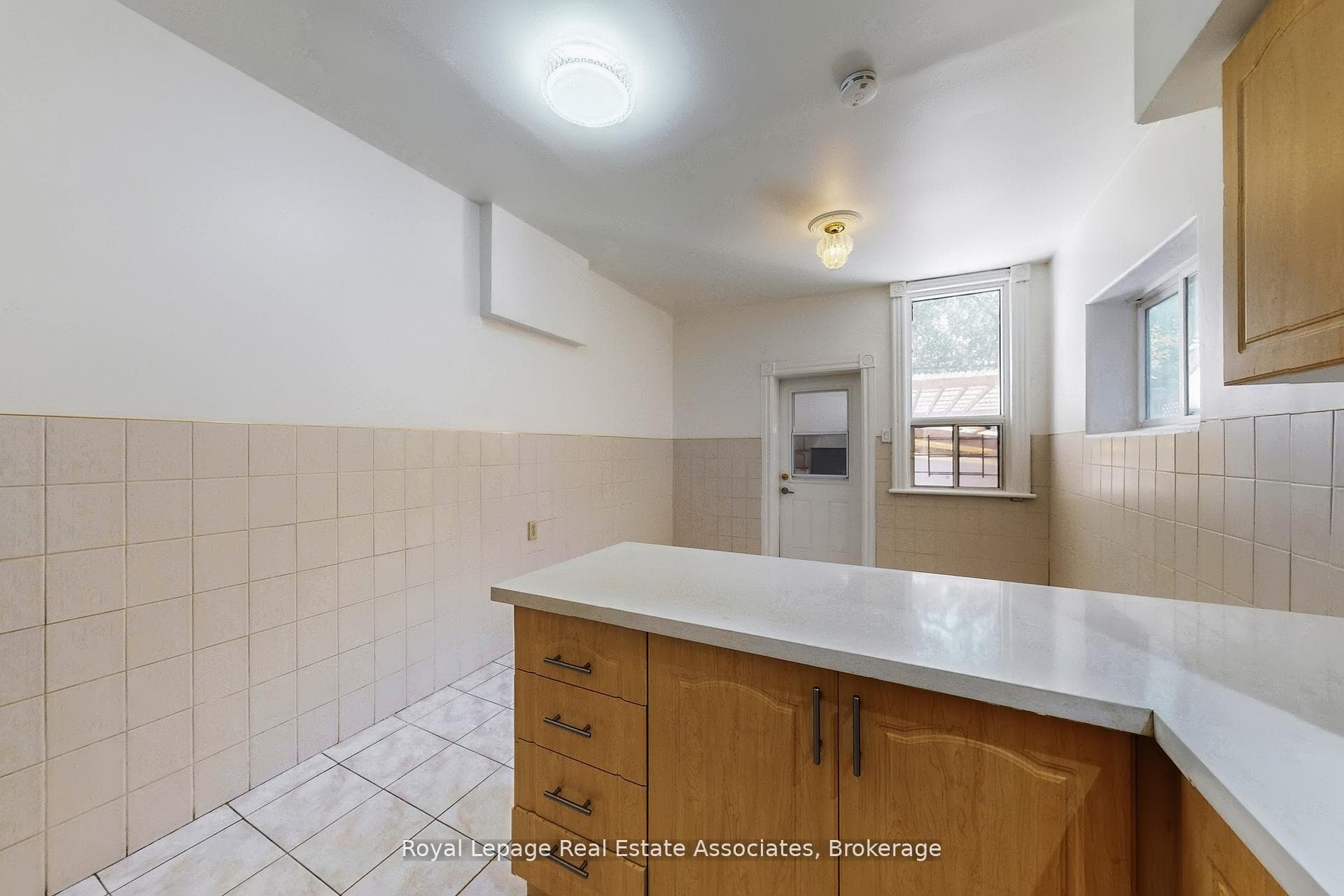 143 Seaton Street photo 7