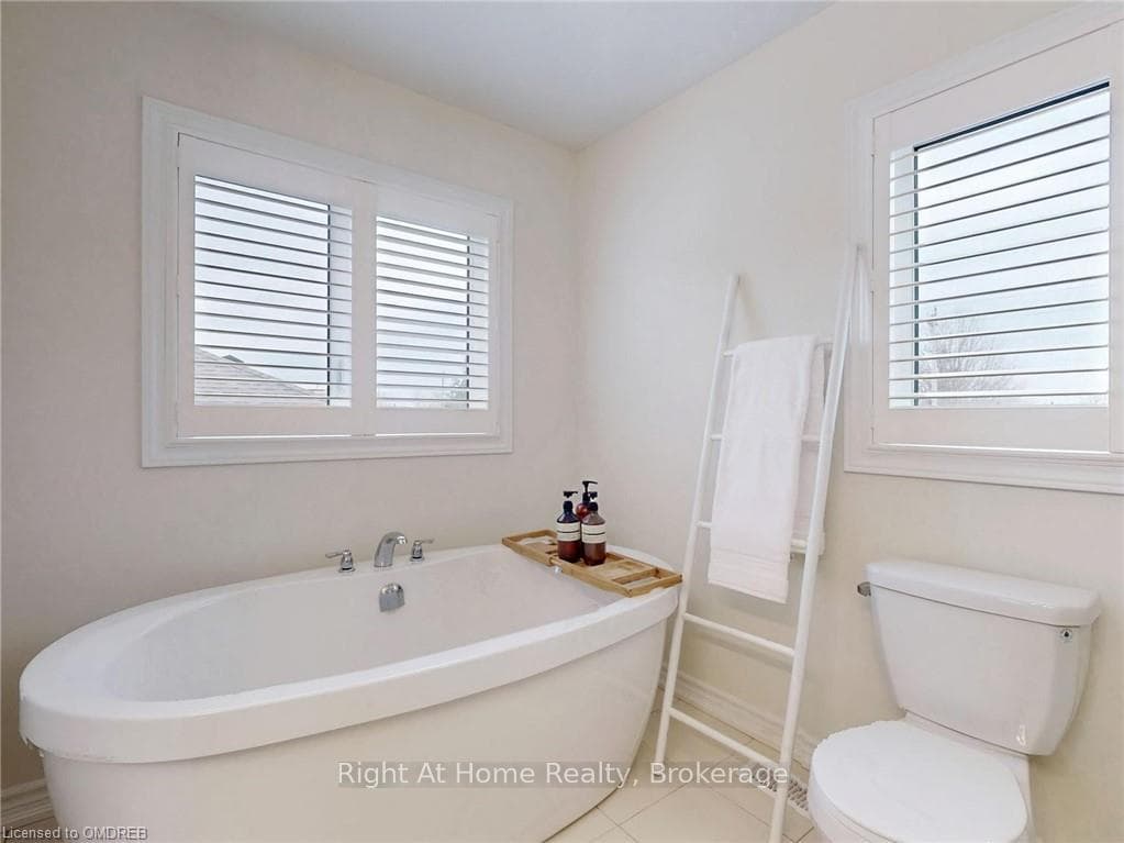 4 HENNESSEY CRES Crescent photo 21
