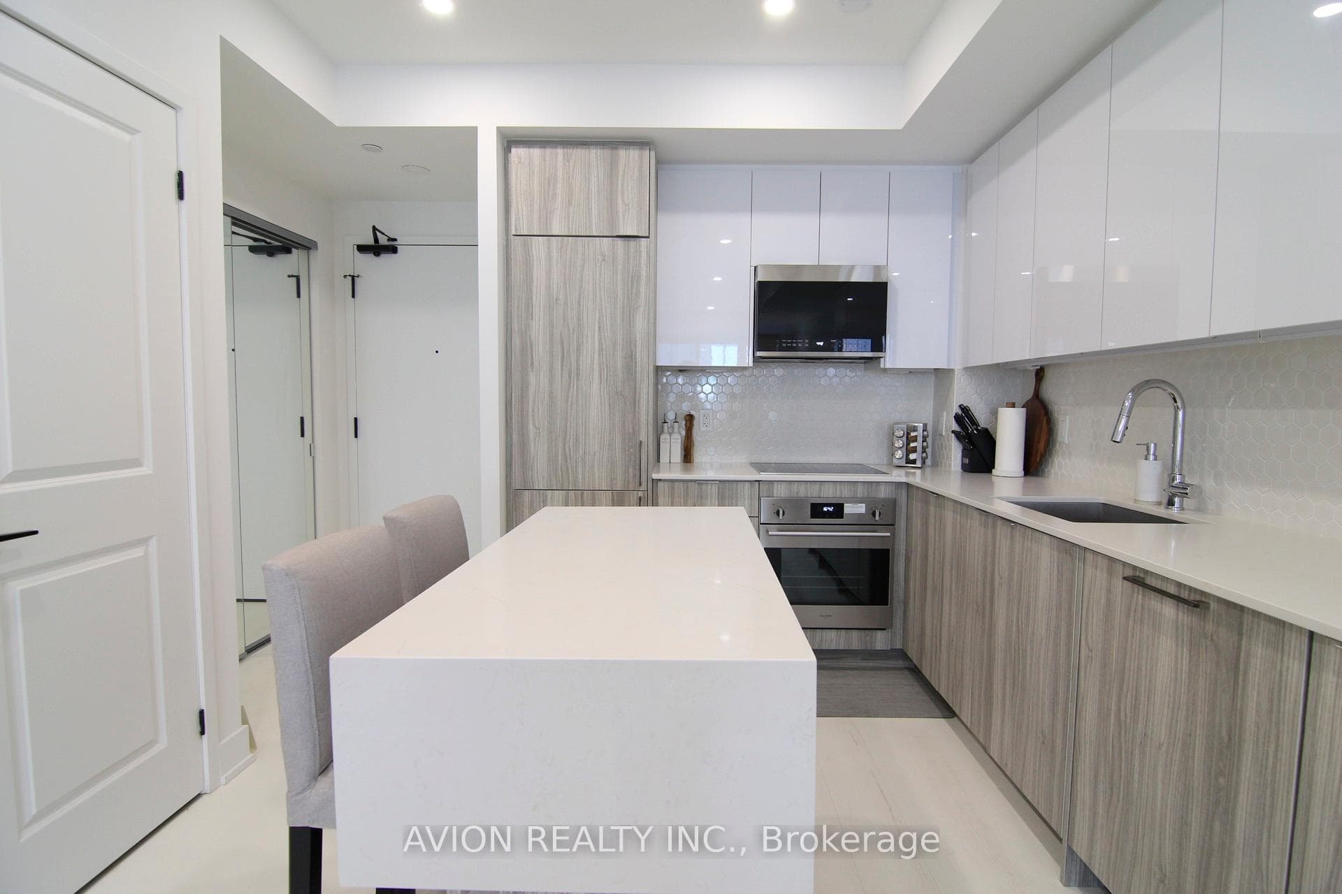 2481 Taunton Road Unit 1006 photo 6