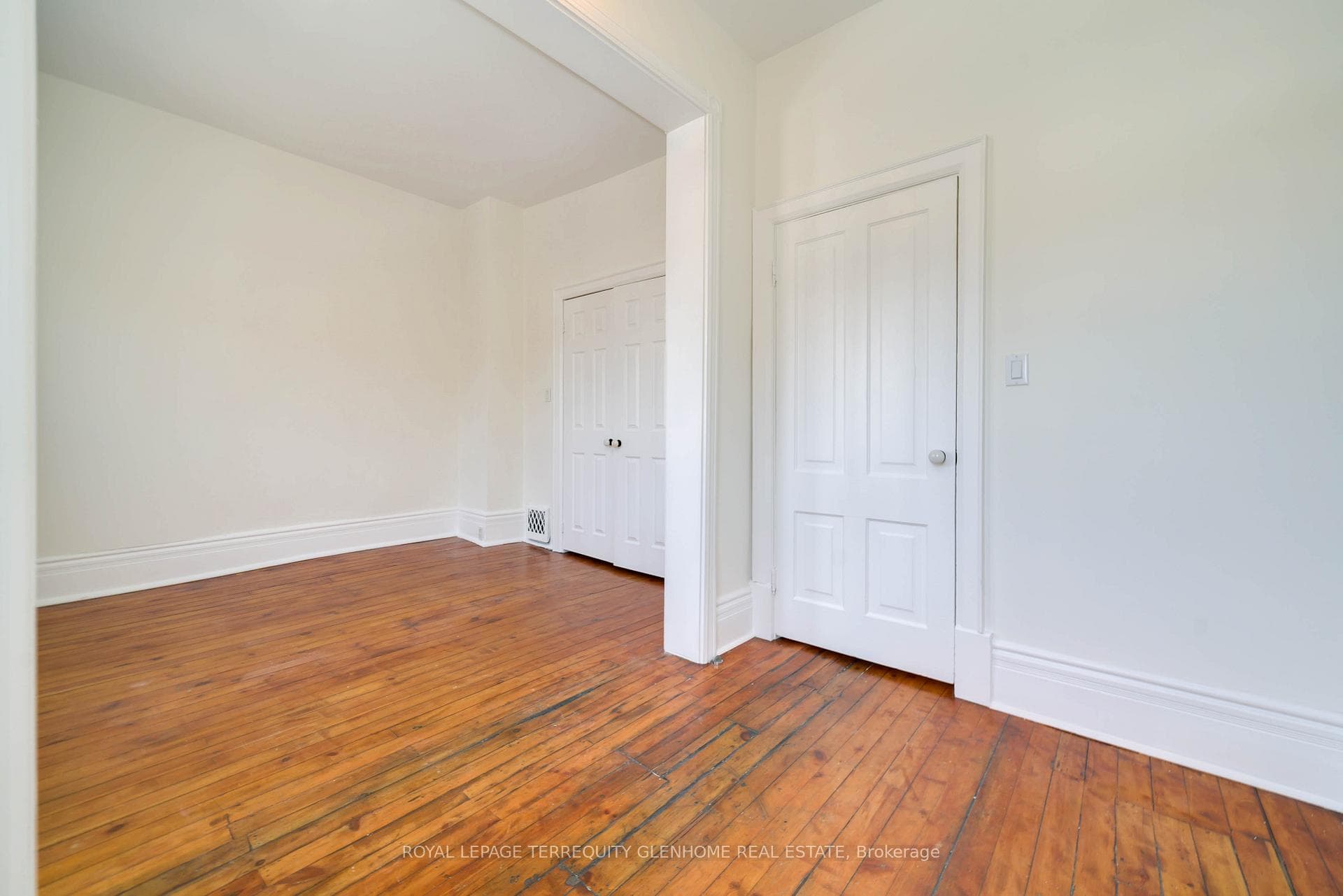 37 Birch Avenue photo 13