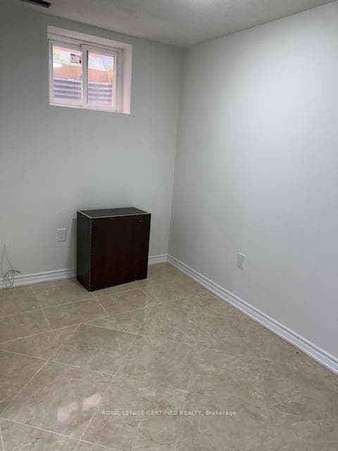 1427 Duval Drive Unit lower level photo 5