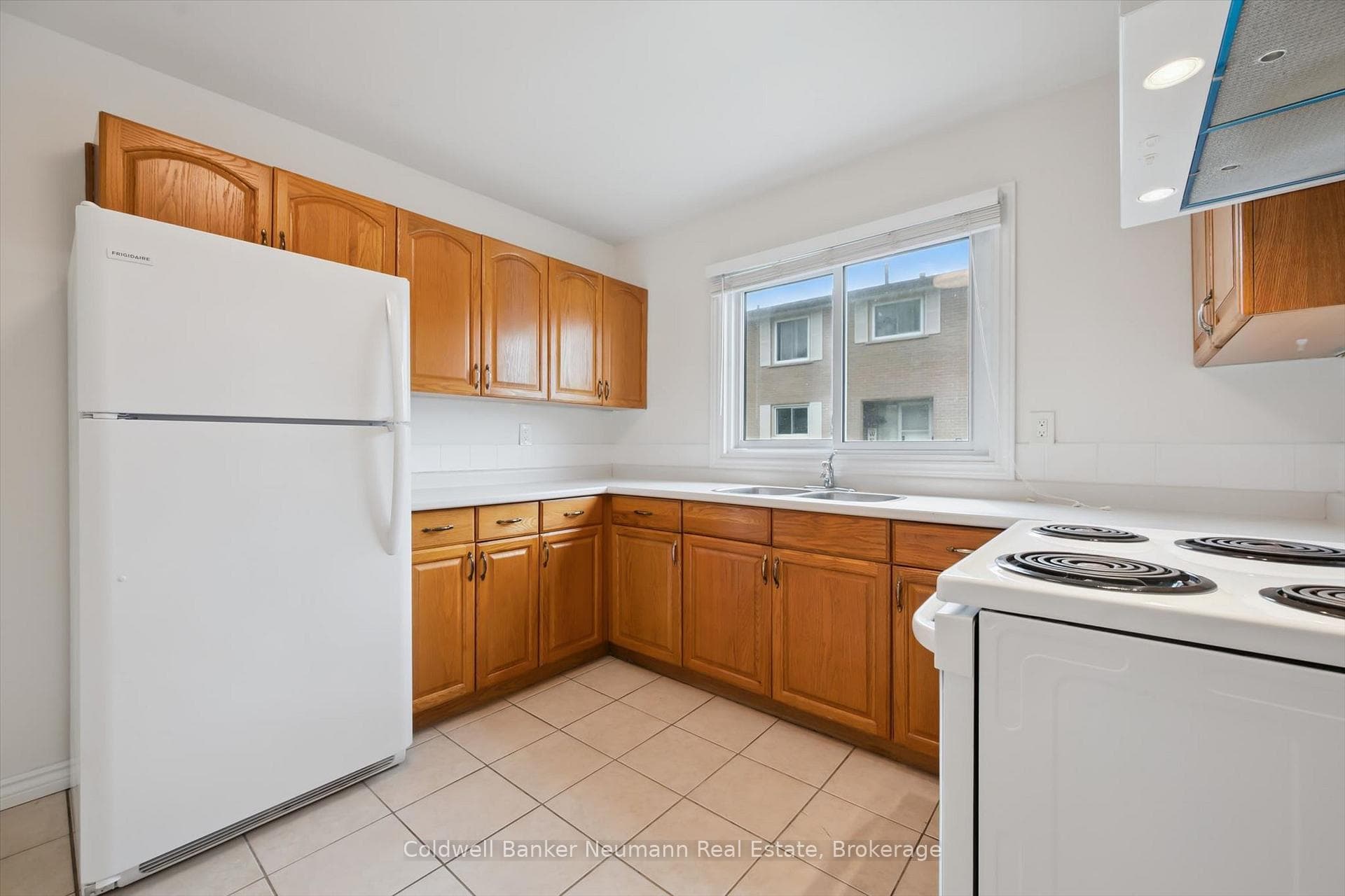 427 Victoria Road Unit C-22 photo 16