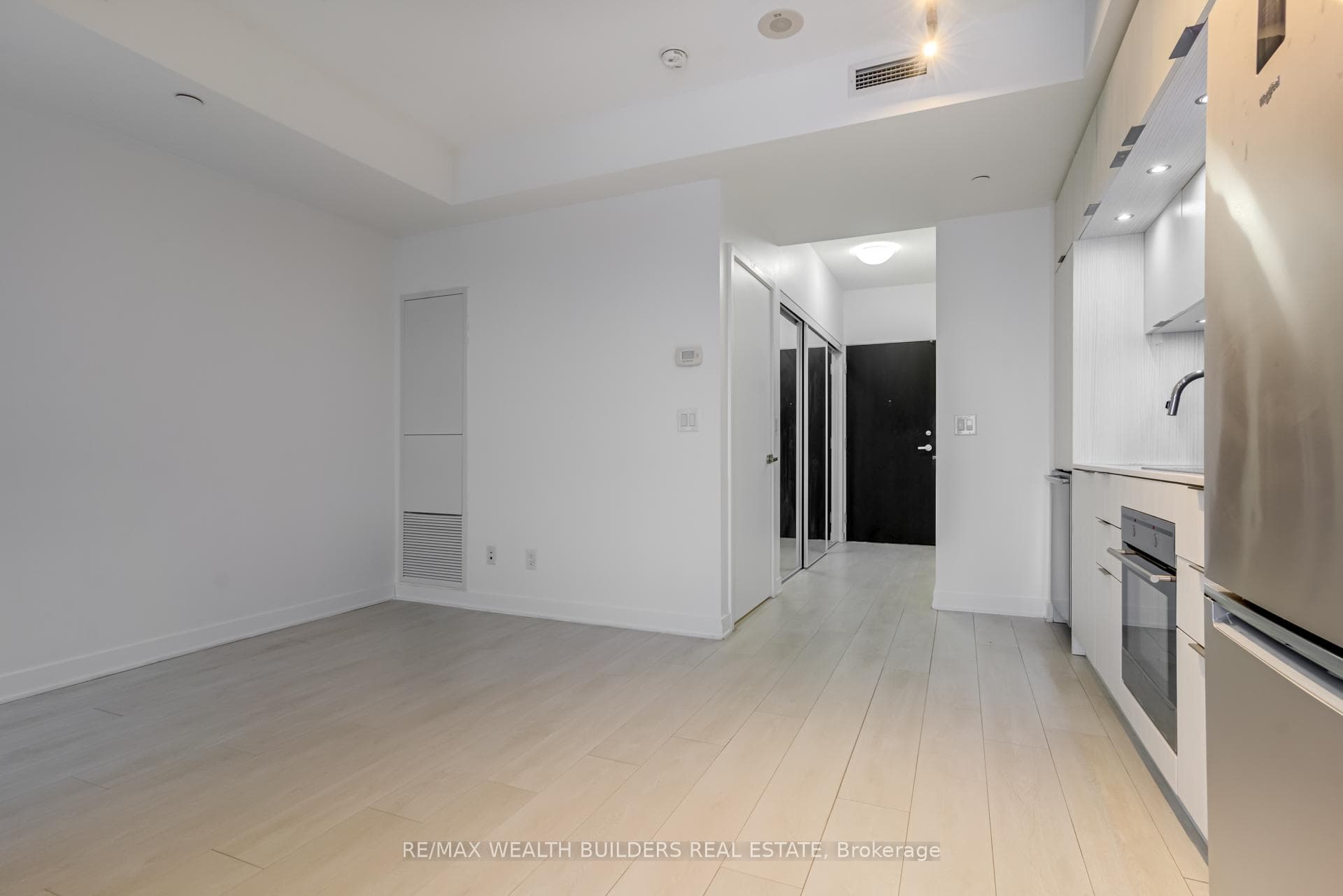 170 Sumach Street Unit 2011 photo 12